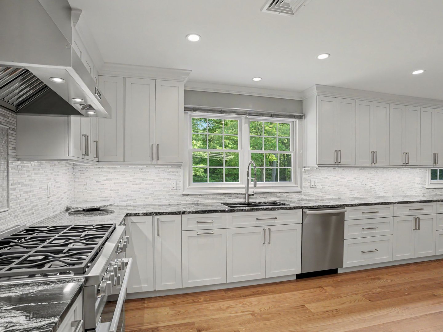 8 White Fox Road Photo 10