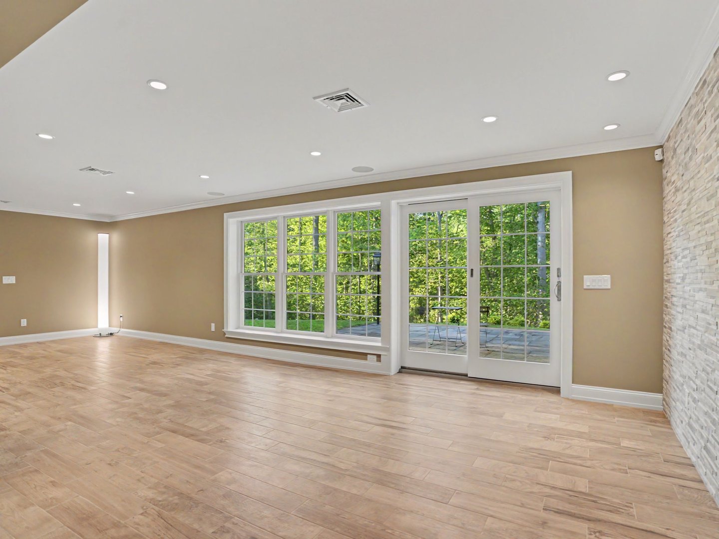 8 White Fox Road Photo 22