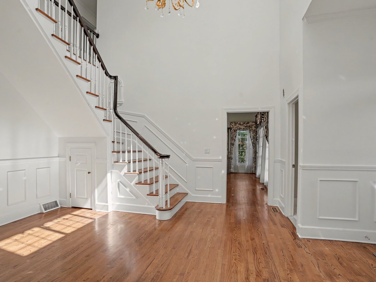 152 West River Street Photo 7