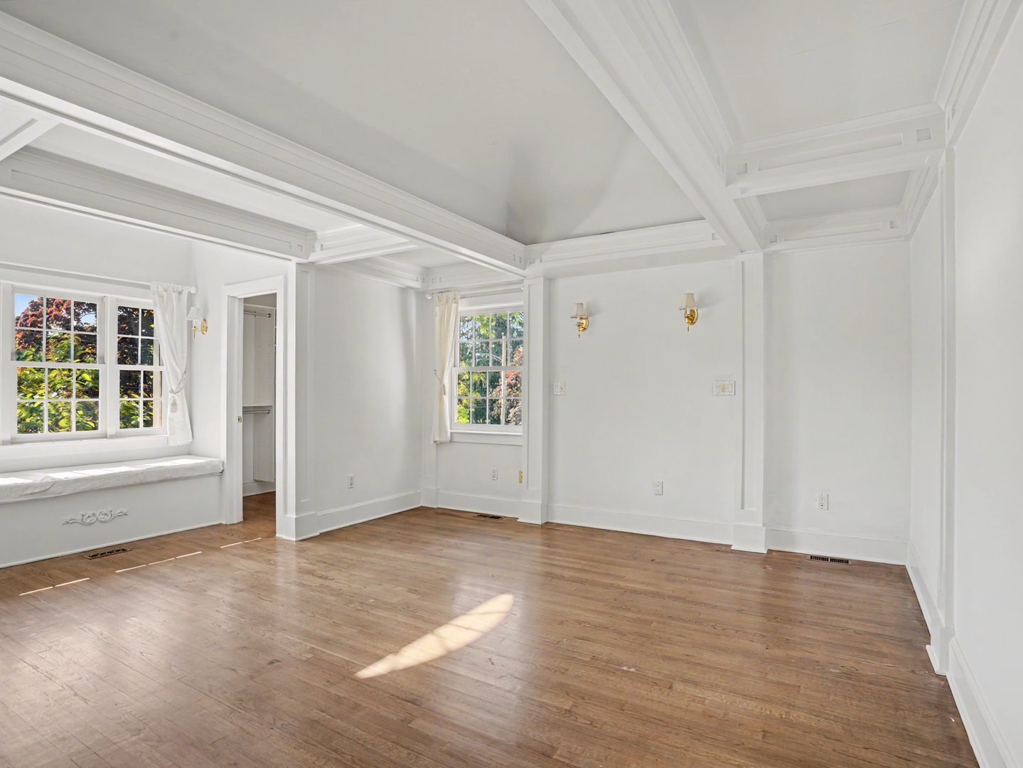 152 West River Street Photo 22