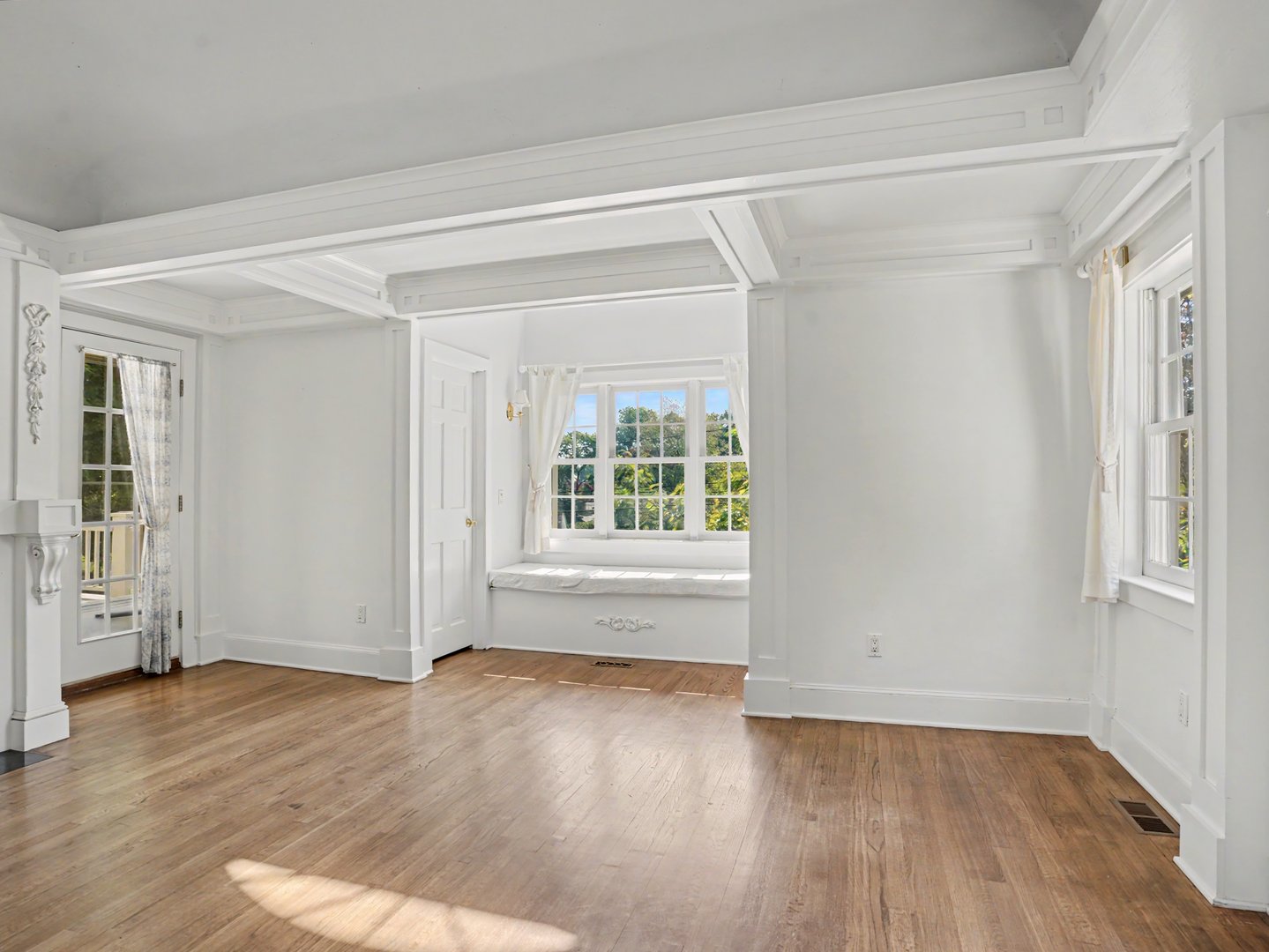 152 West River Street Photo 23