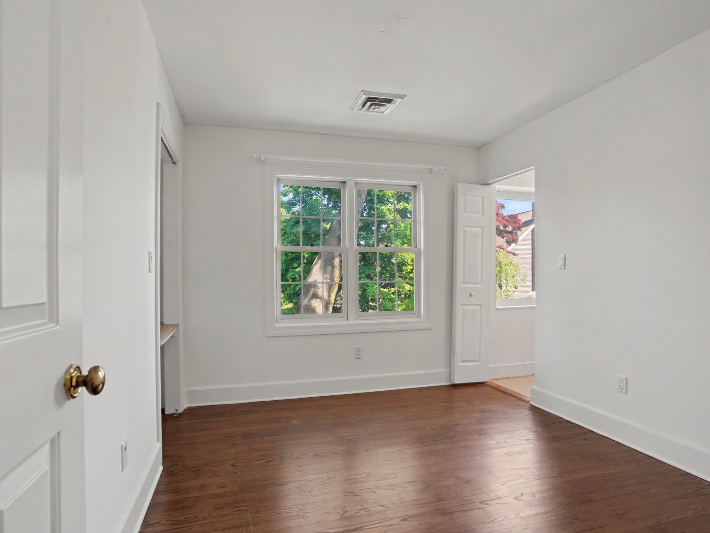 152 West River Street Photo 27