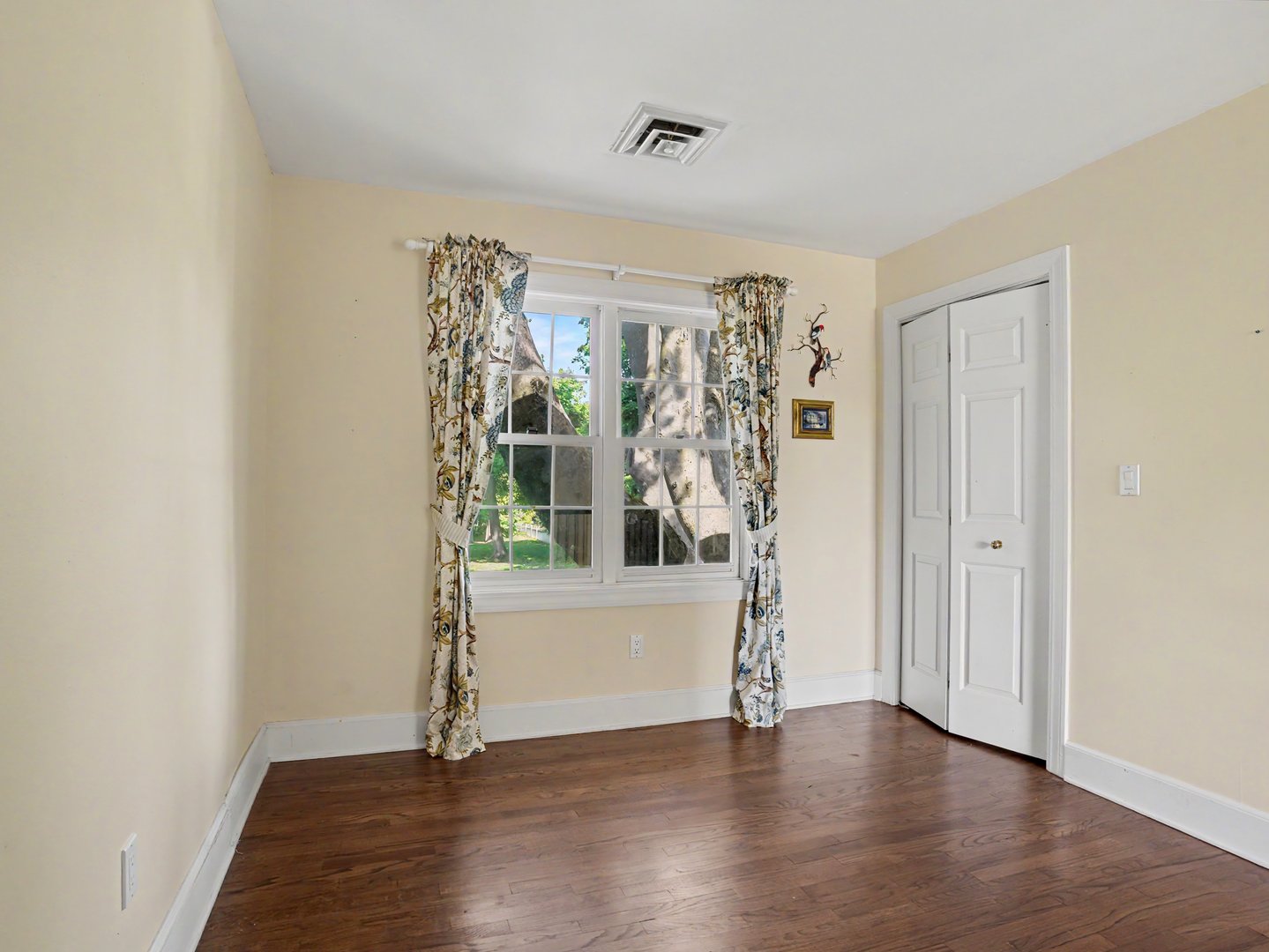 152 West River Street Photo 32