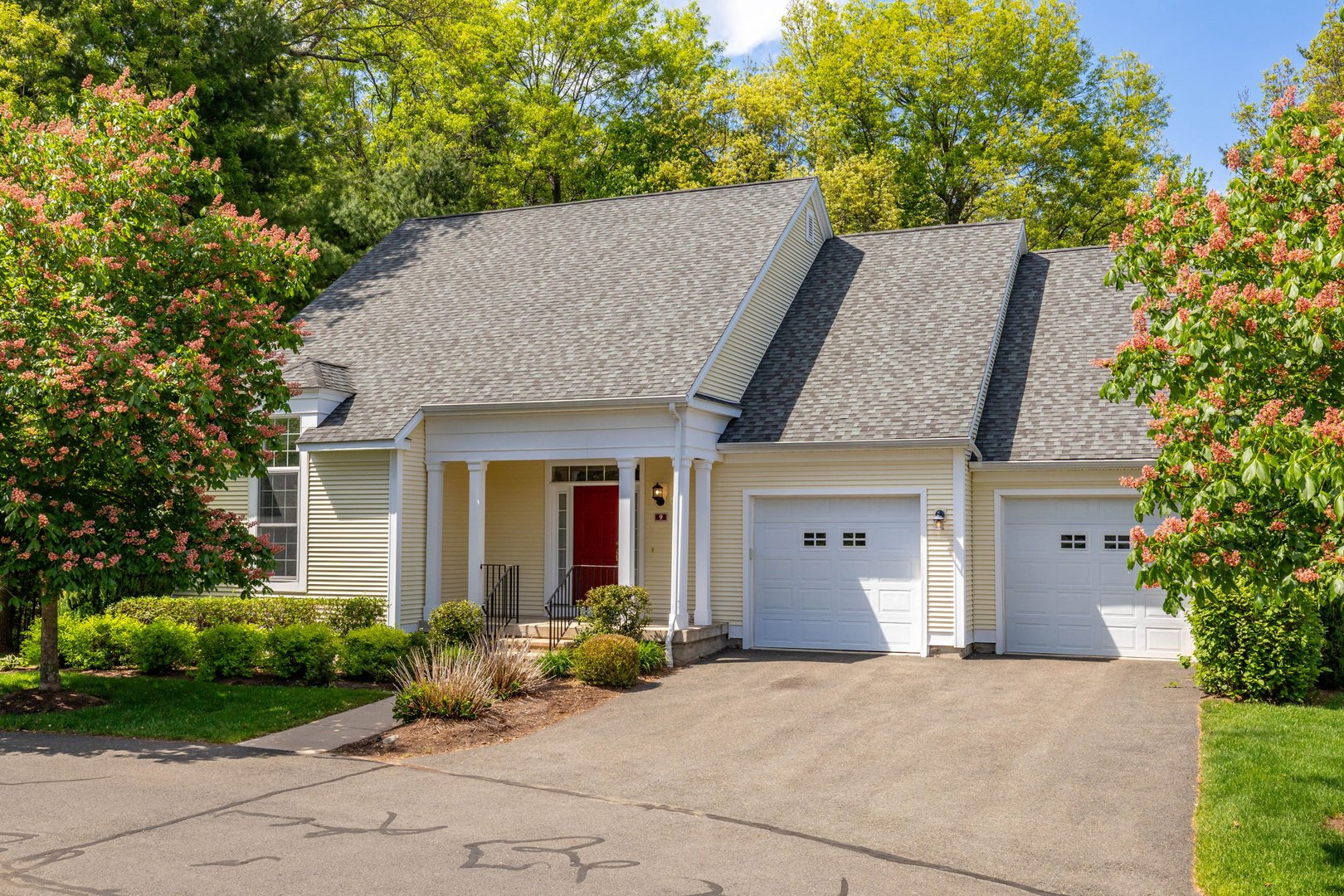 9 Ashton Circle Photo 1
