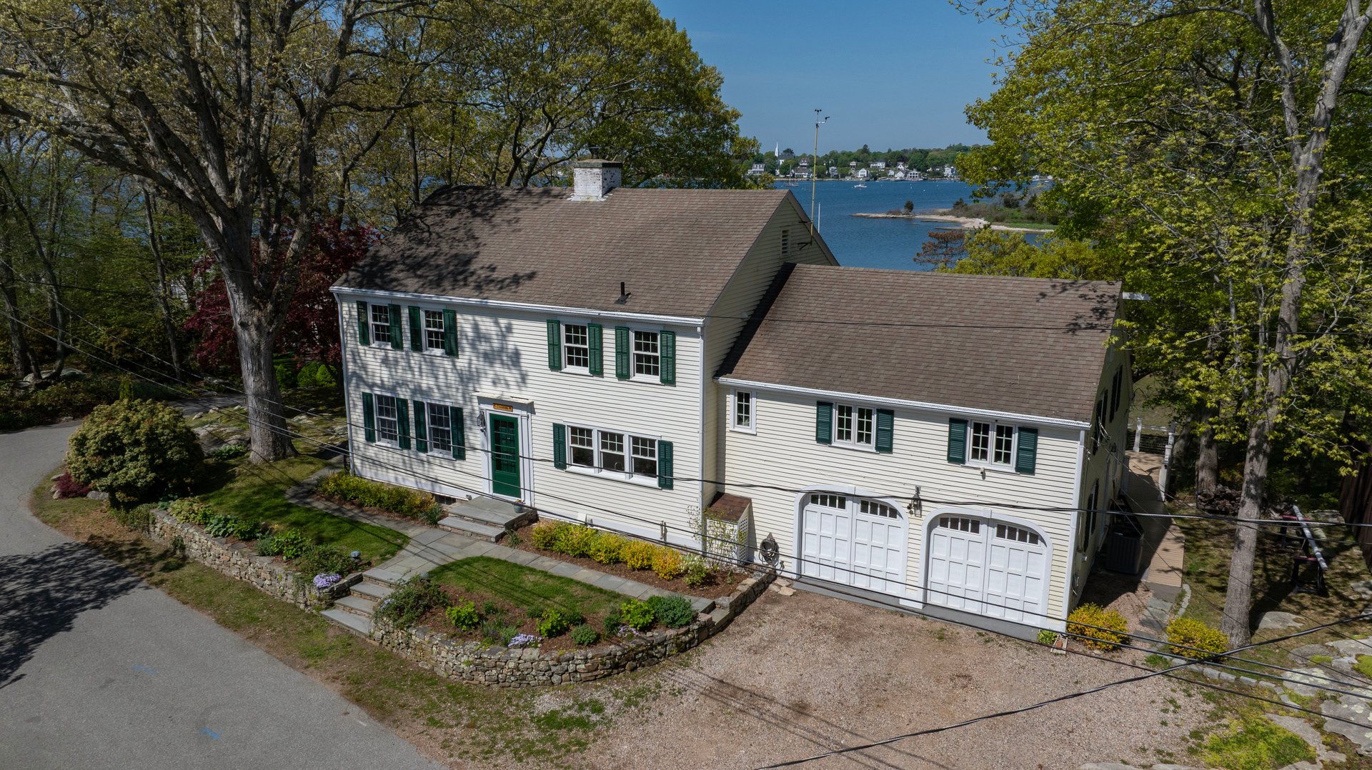 32 Money Point Road Photo 1