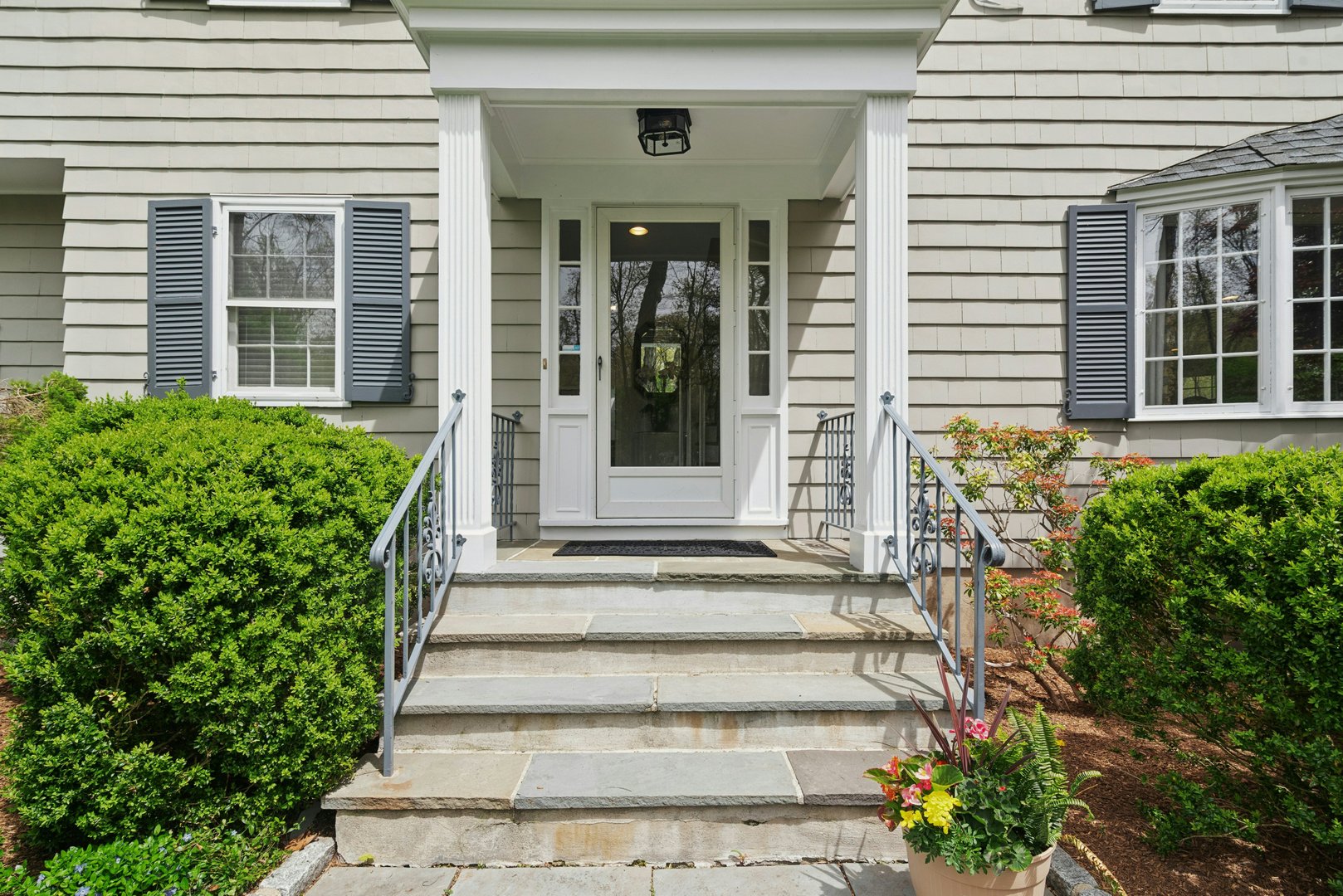 95 Alexandra Drive Photo 7