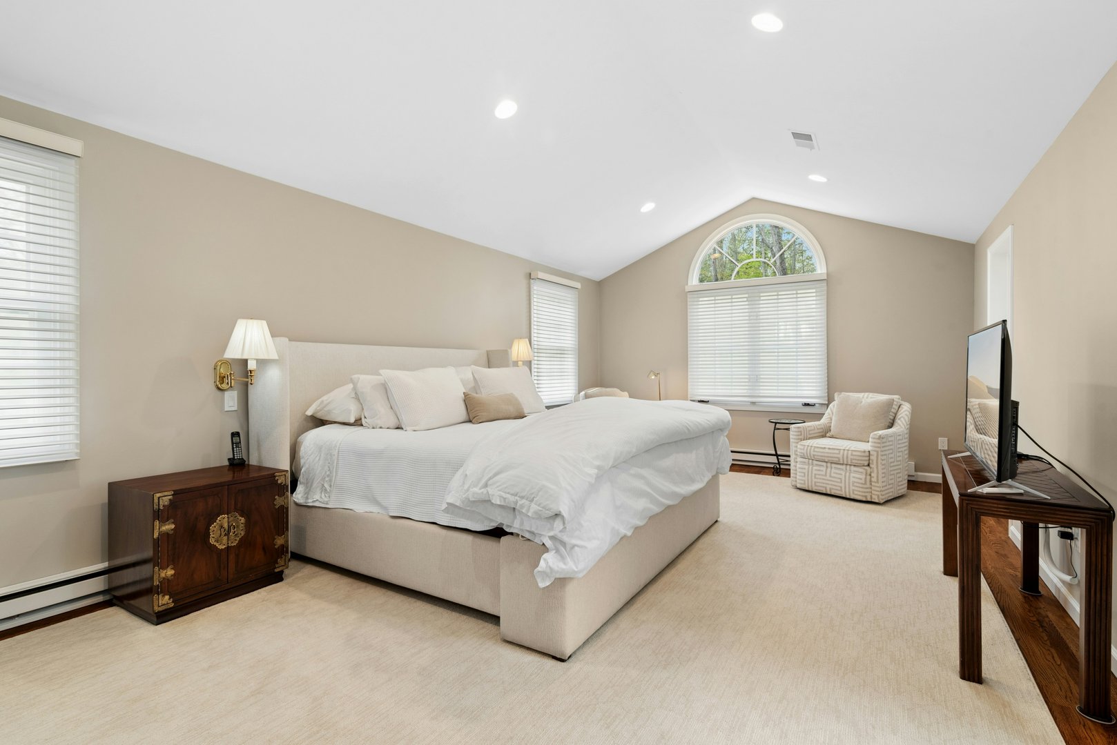 95 Alexandra Drive Photo 22