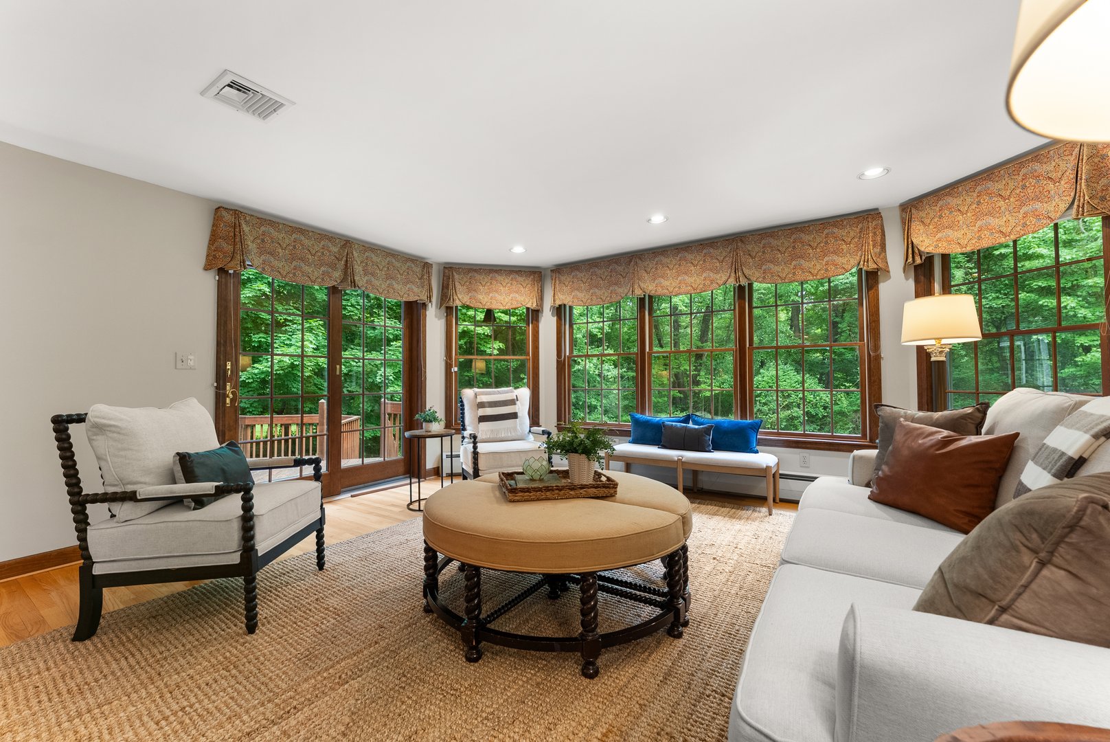 339 Meadow Road Photo 8