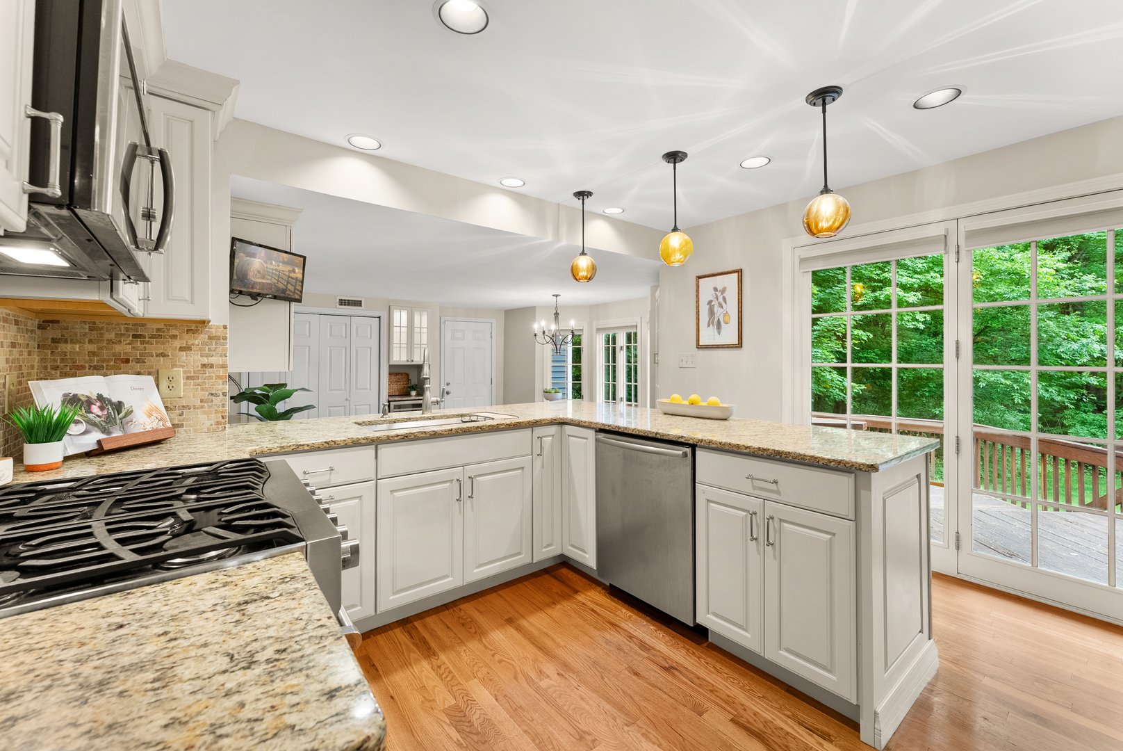 339 Meadow Road Photo 15