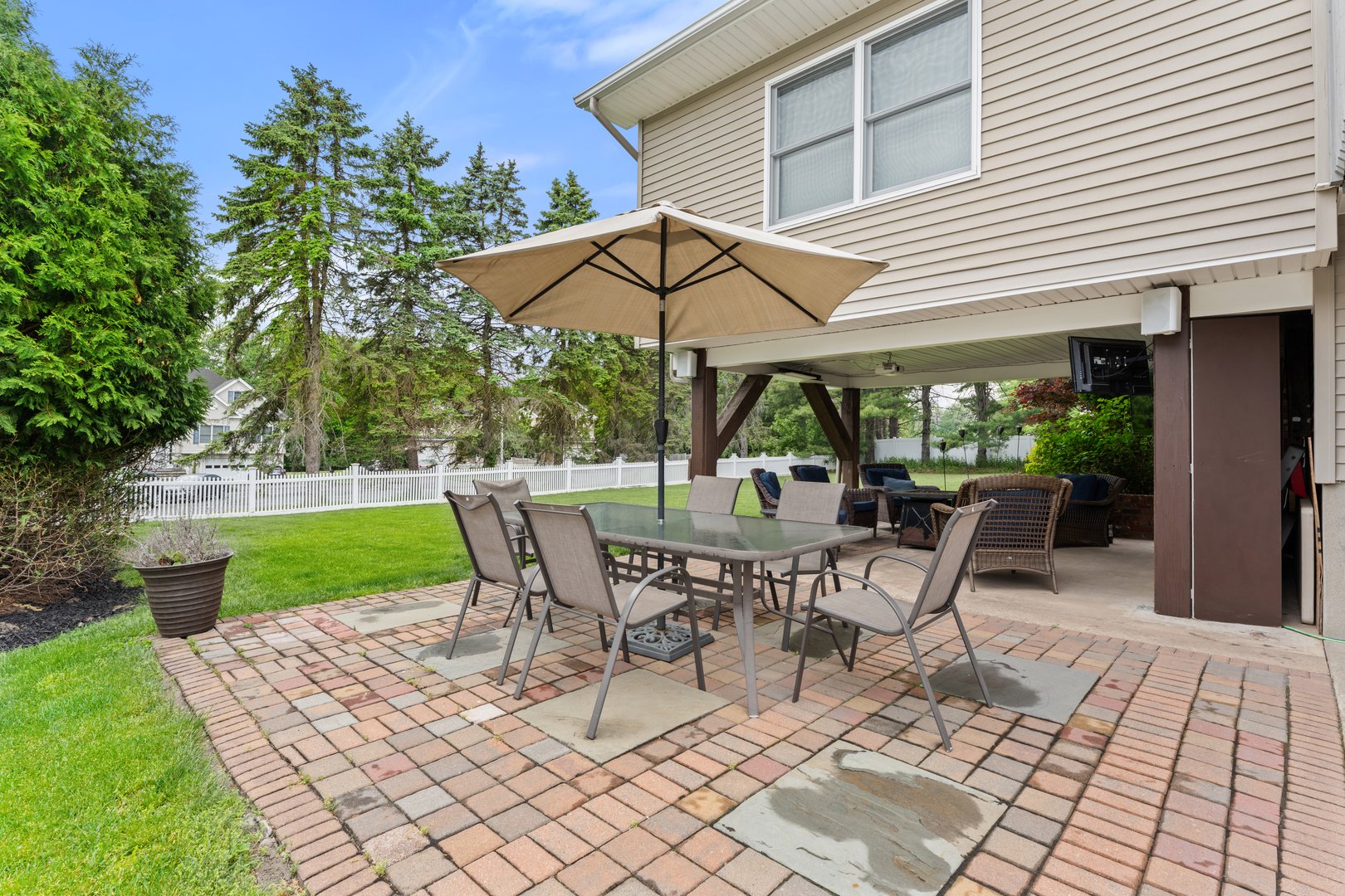 1 Sherwood Road Photo 27