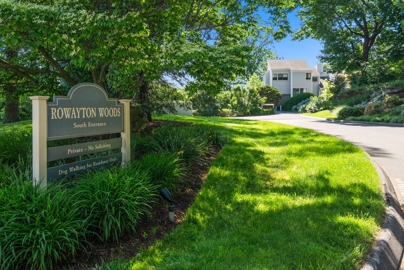60 Rowayton Woods Drive Photo 1