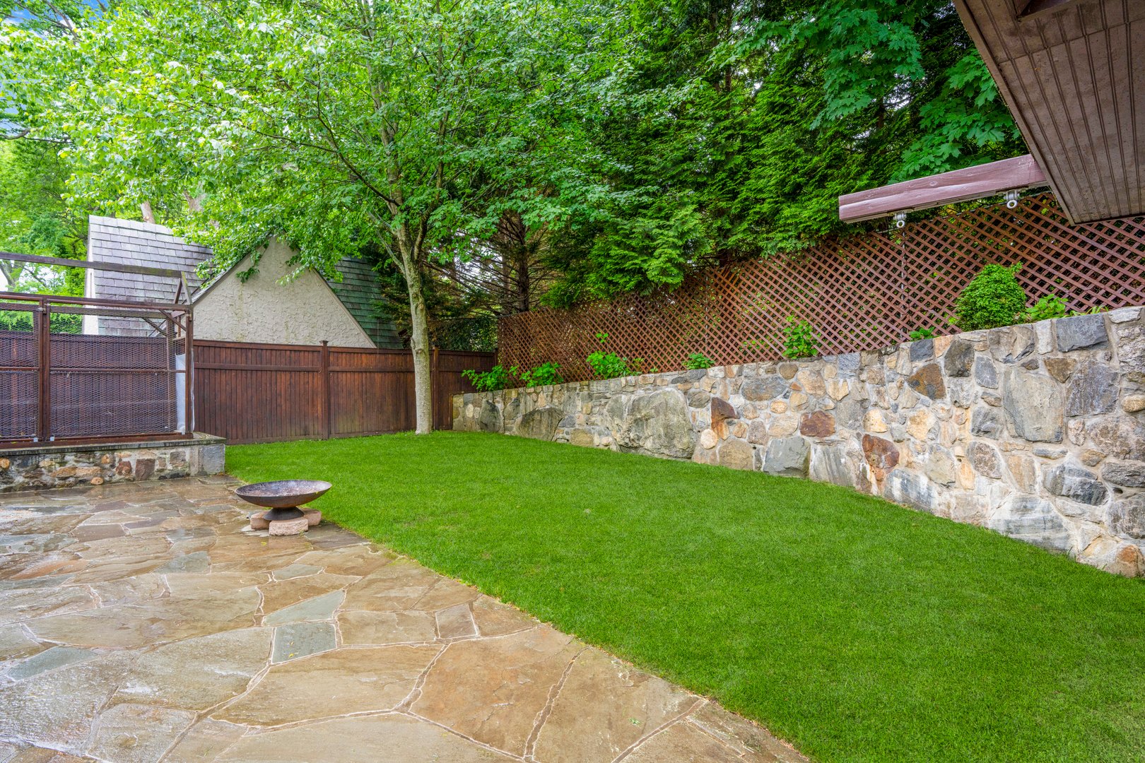 144 Douglas Place Photo 30