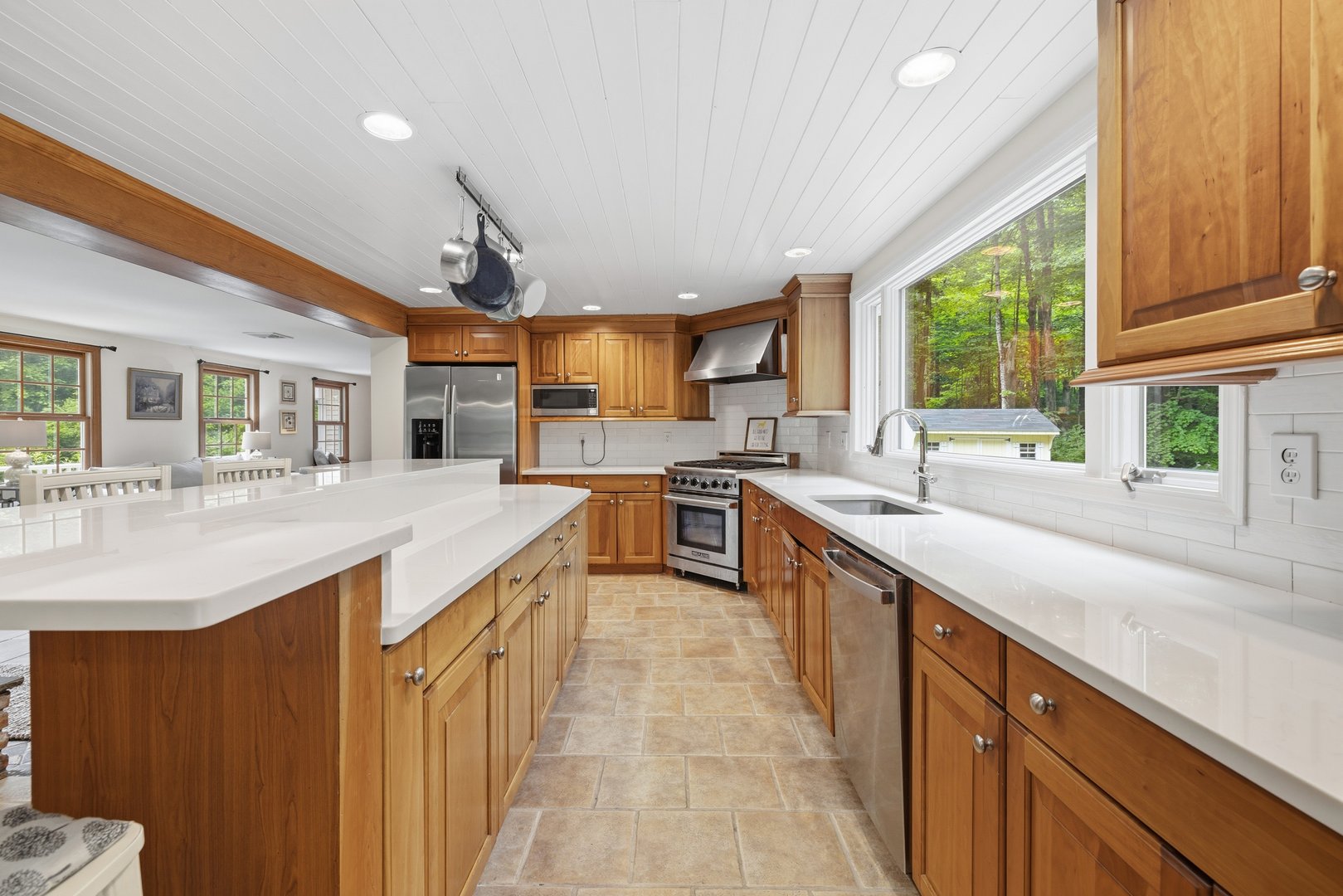 76 Pocahontas Road Photo 6