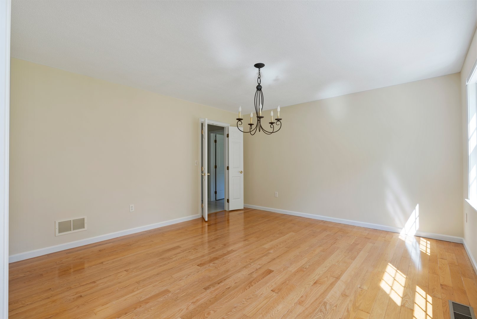 555 Waterville Road Photo 14