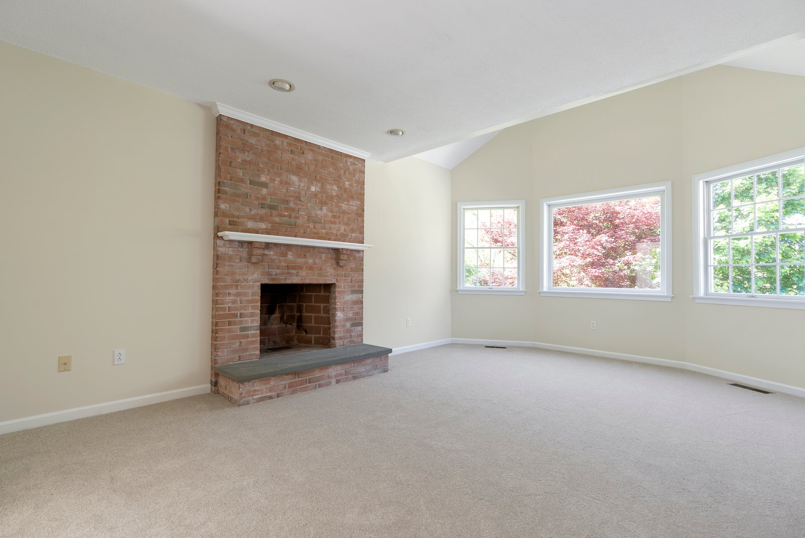 555 Waterville Road Photo 16