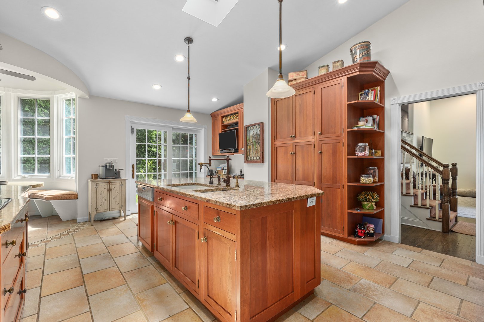41 Lincoln Avenue Photo 5
