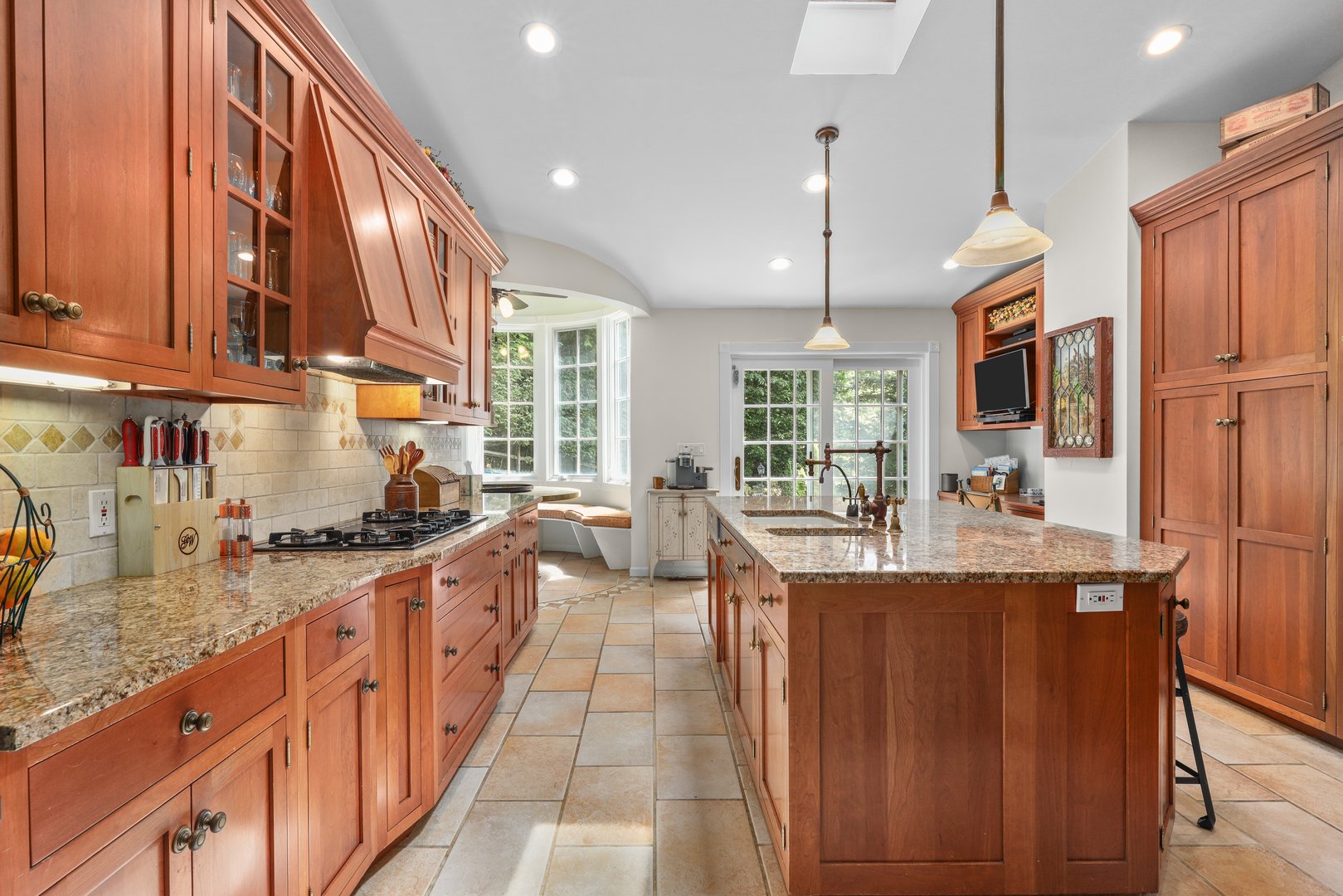 41 Lincoln Avenue Photo 6