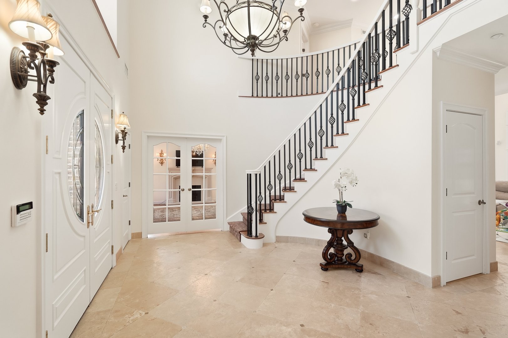 590 West Street Photo 4