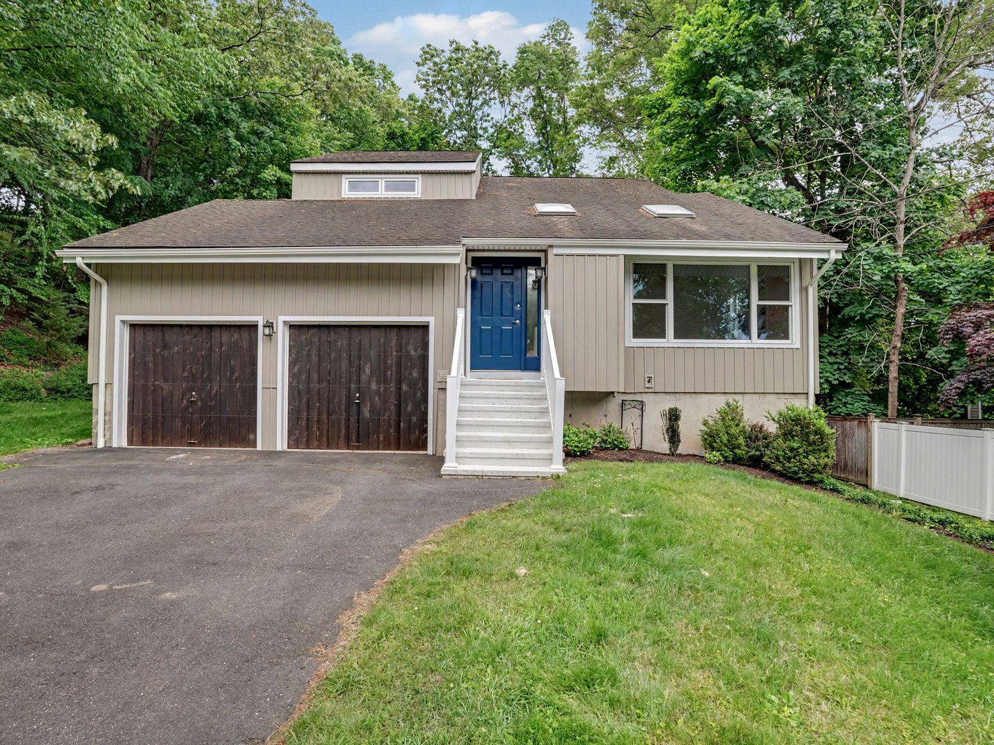 35 Crystal Lane Photo 1
