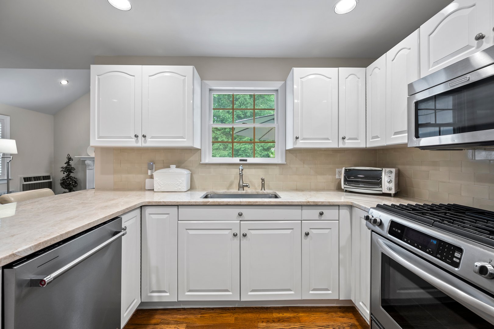 35 Mount Joy Avenue Photo 8