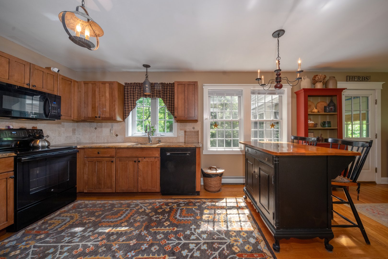 140 Ironworks Road Photo 9