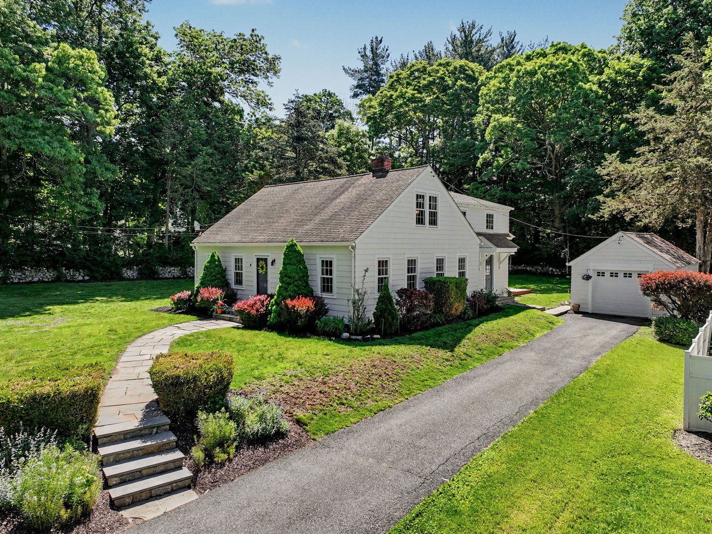 18 Deerfield Road Photo 1