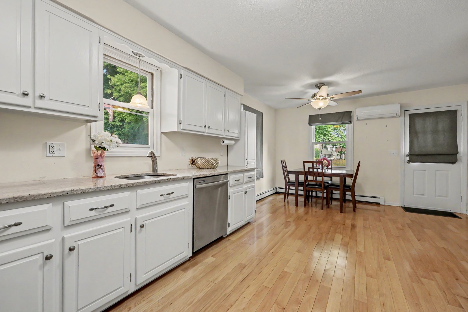 106 Brittin Avenue Photo 5