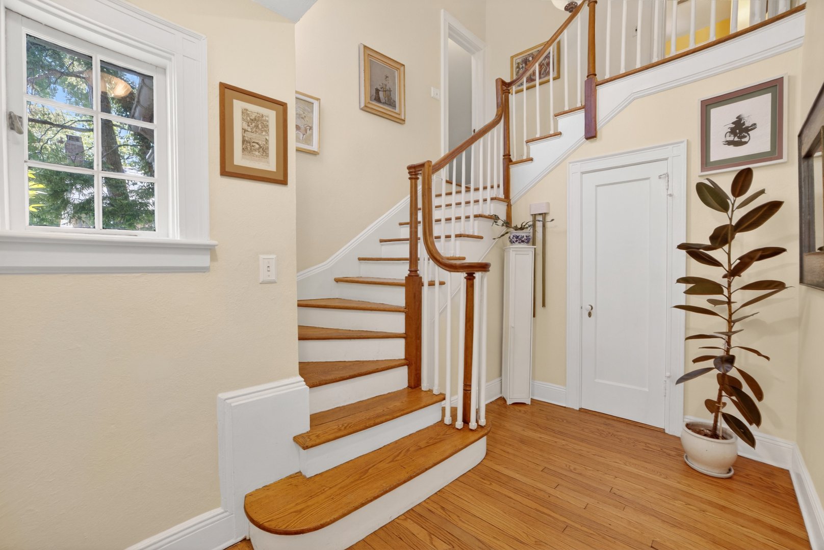 77 Edgemont Road Photo 3