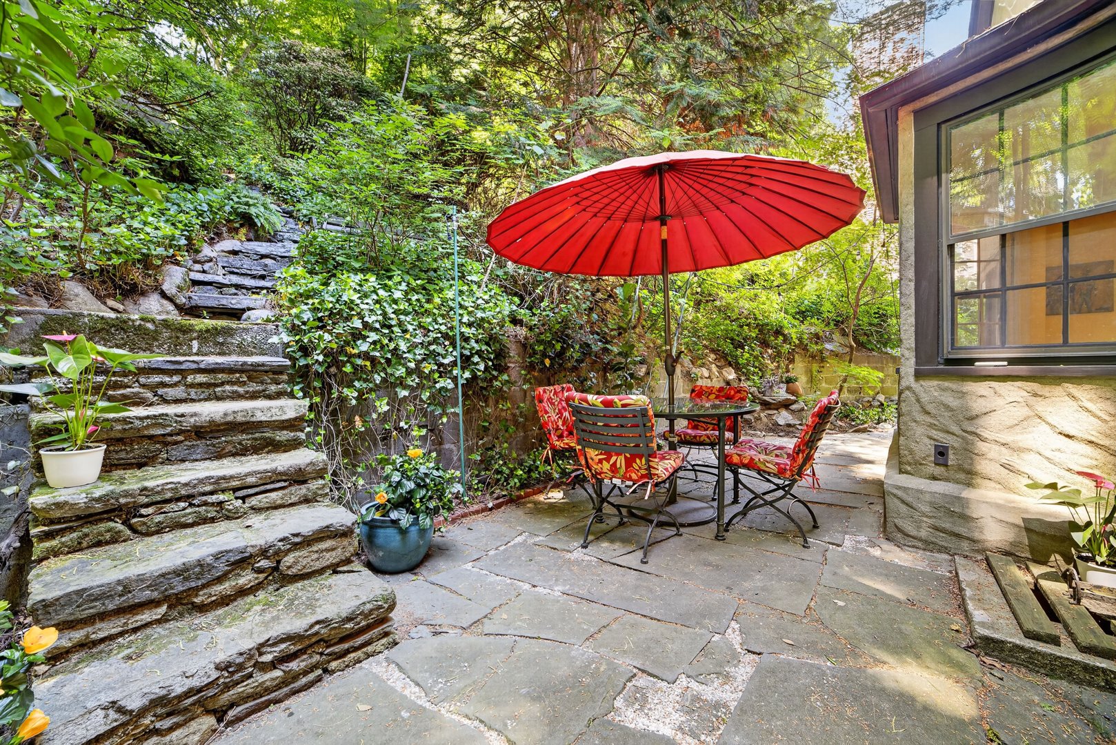 77 Edgemont Road Photo 30