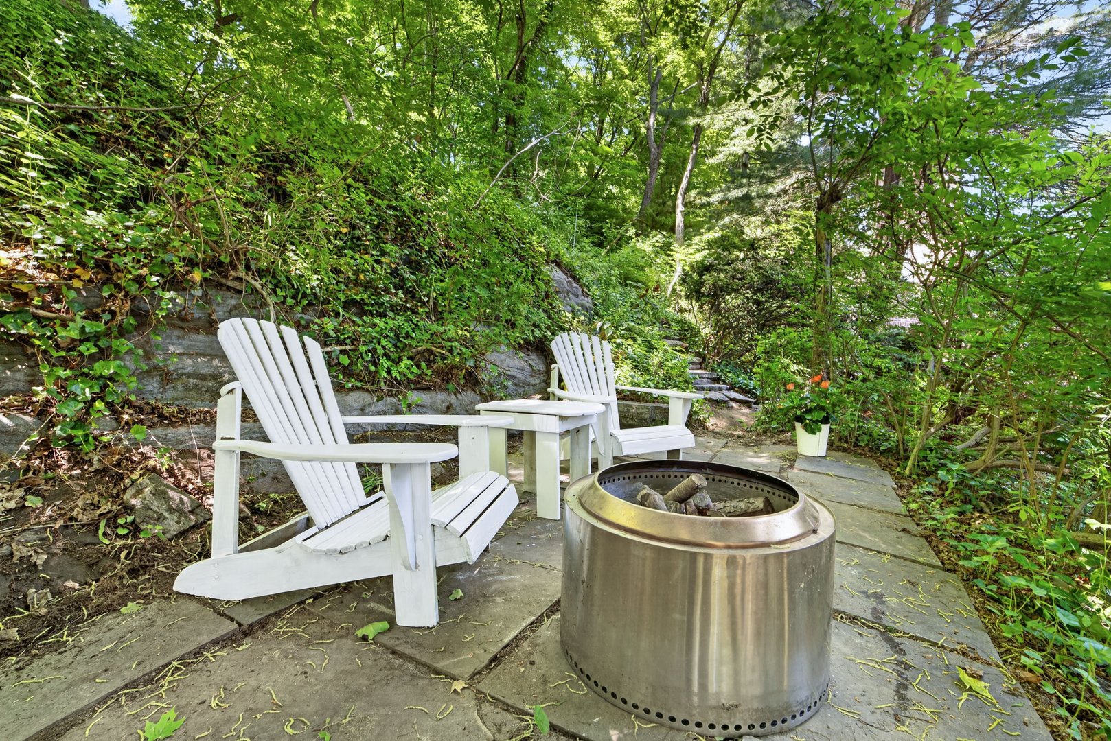 77 Edgemont Road Photo 37