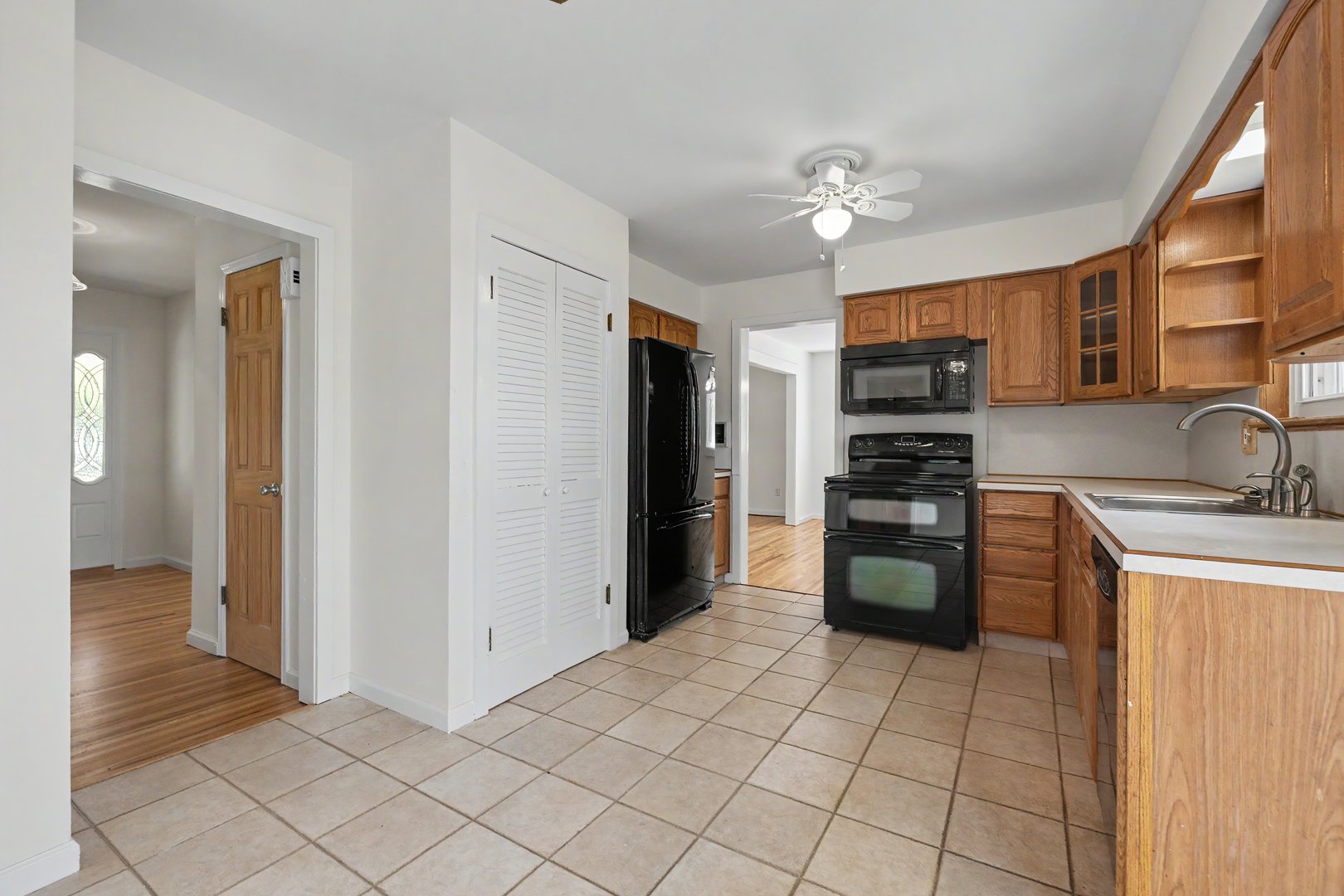 2 Alice Road Photo 11