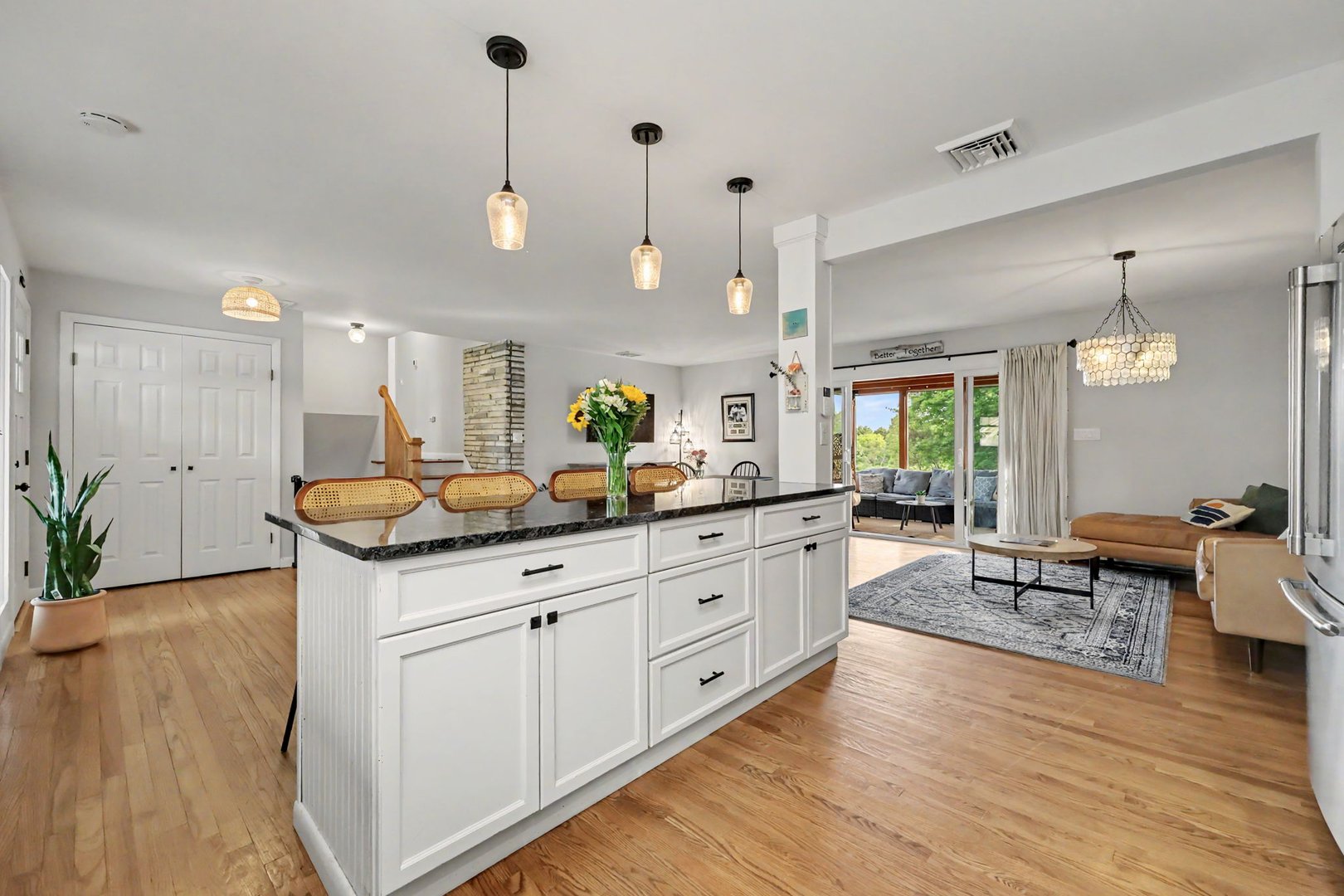 240 Third Avenue Photo 8
