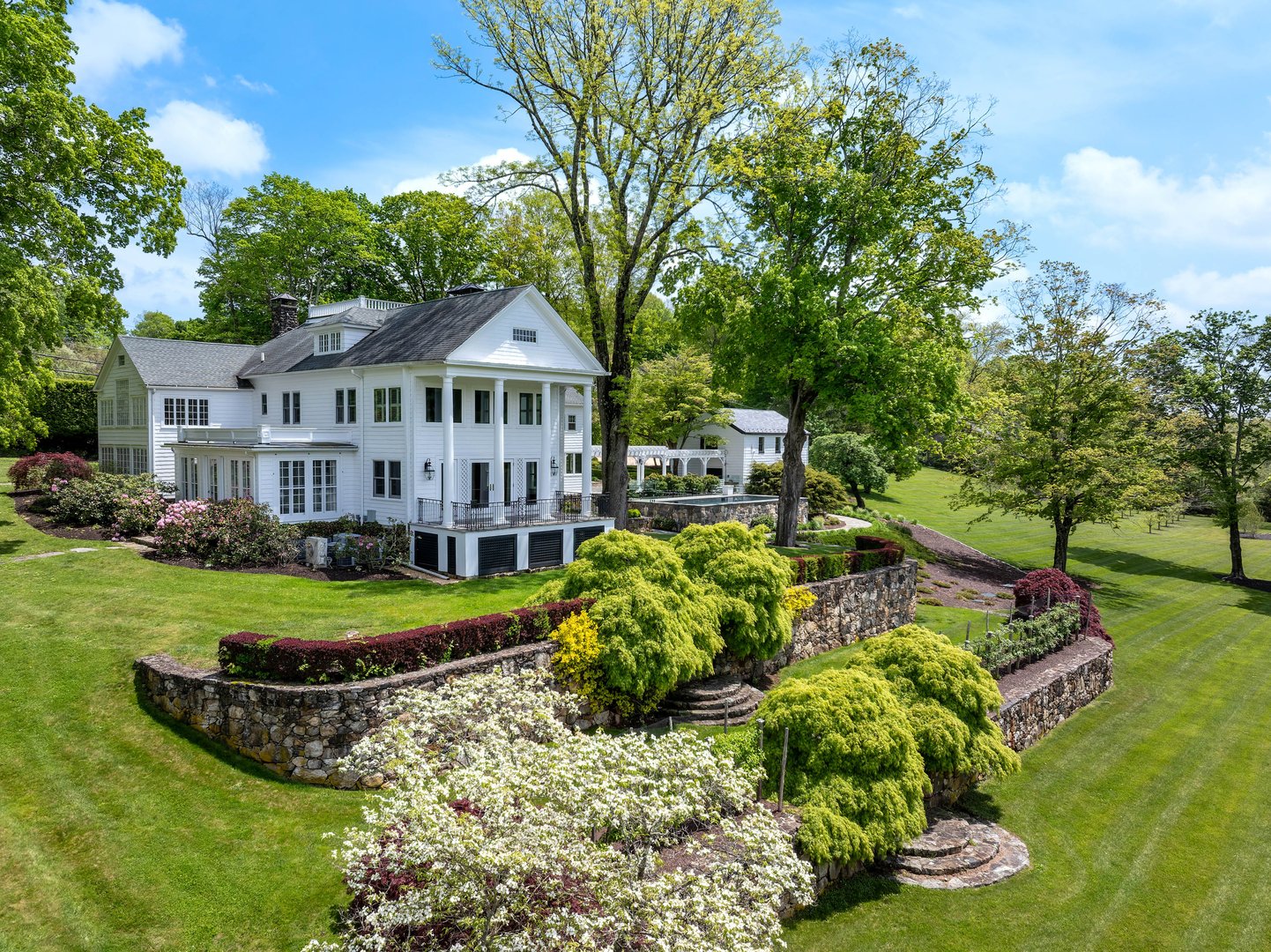 155 Long Ridge Road Photo 2