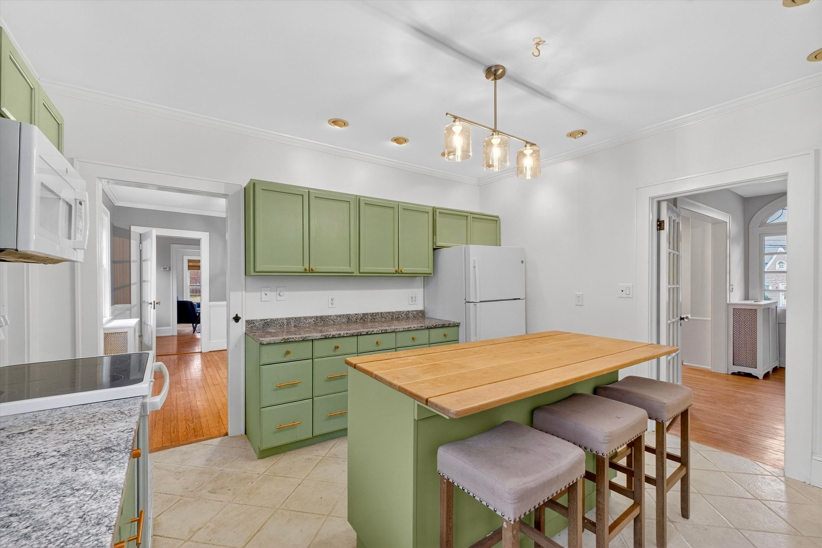 484 Bedford Road Photo 12