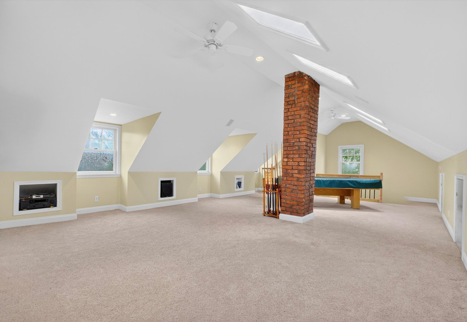 484 Bedford Road Photo 25