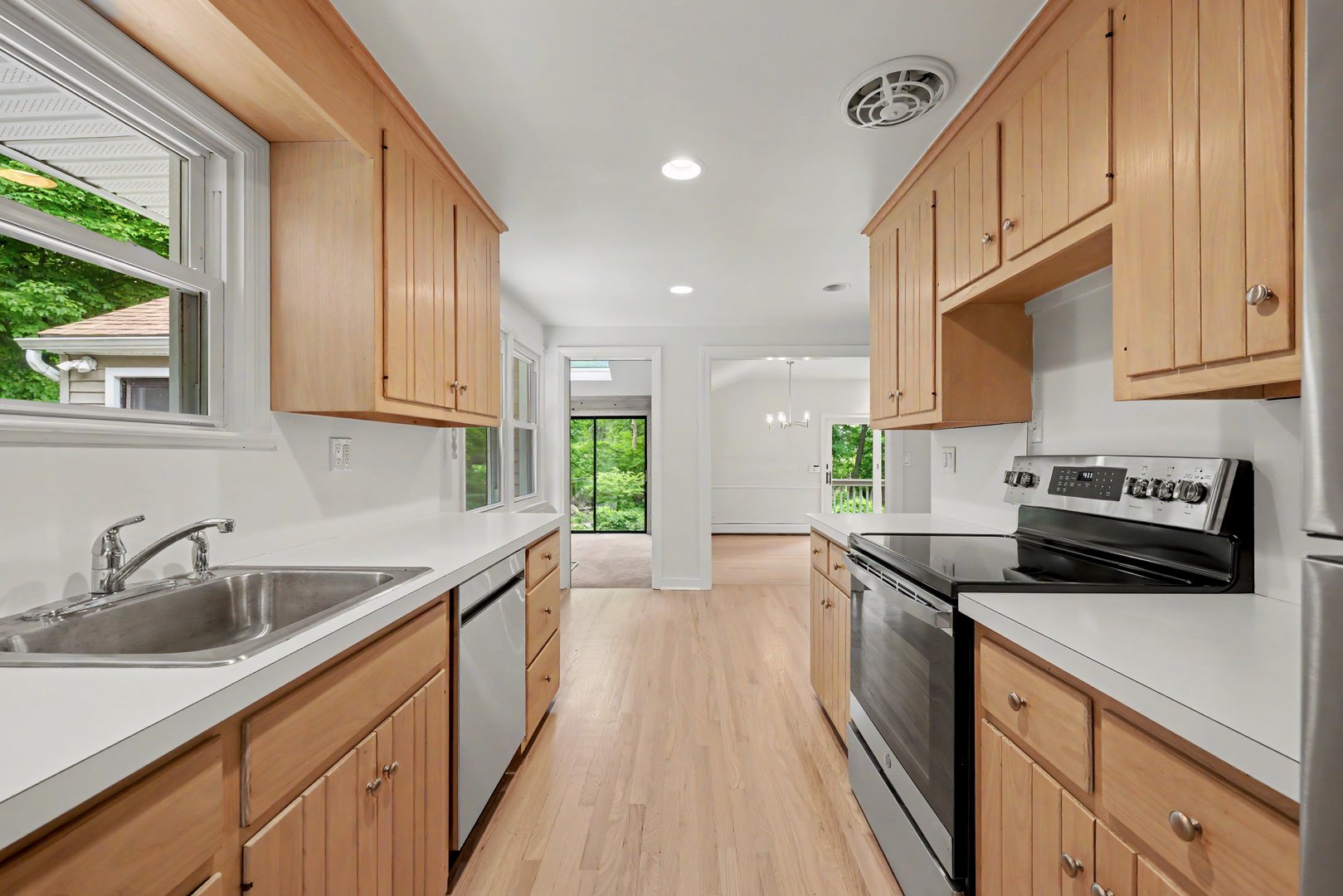27 Apple Lane Photo 18