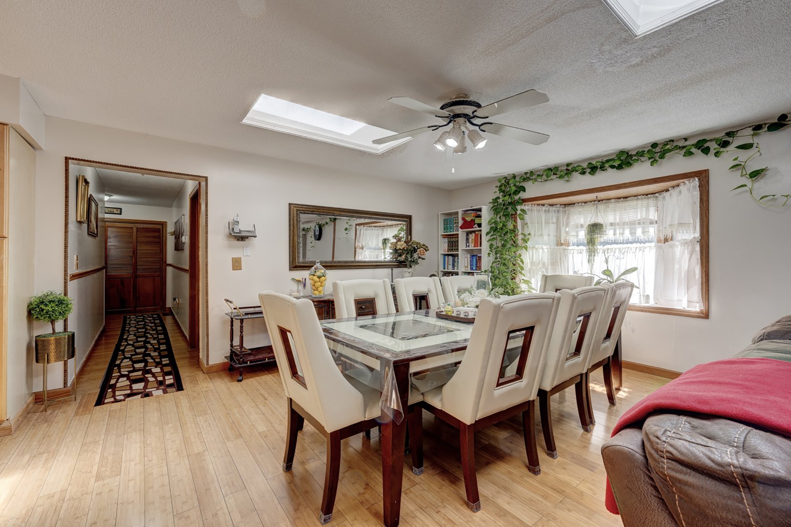 300 Hilltop Road Photo 12