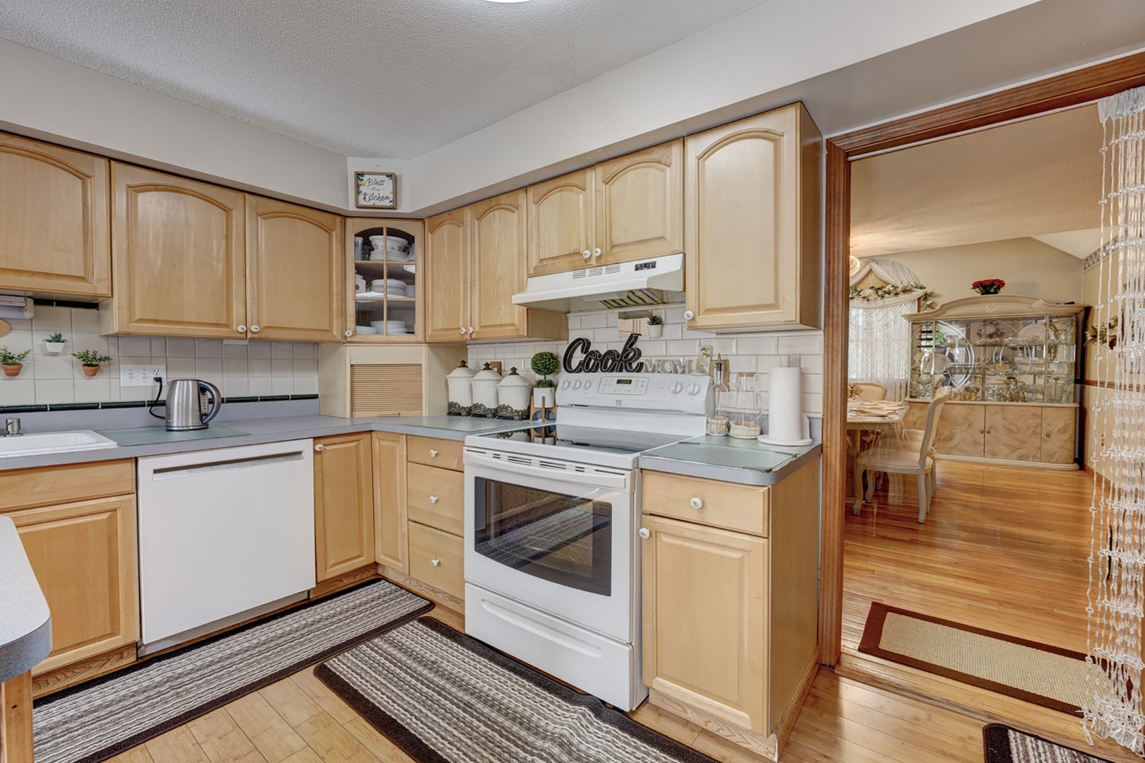 300 Hilltop Road Photo 18