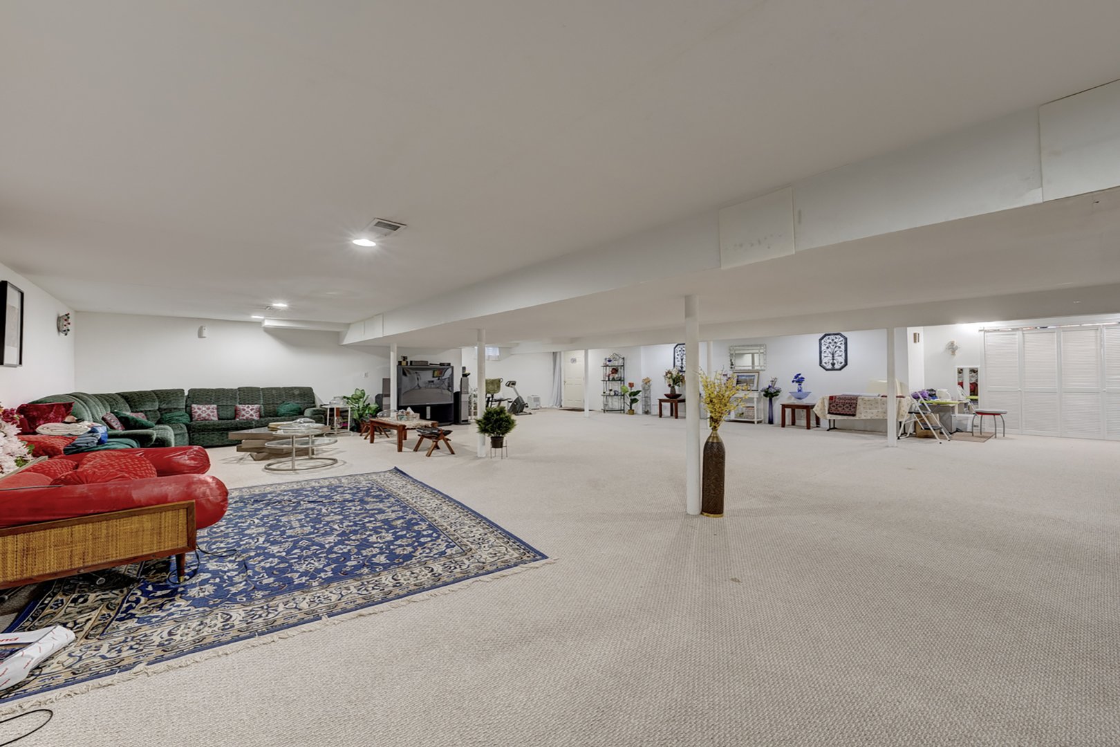 300 Hilltop Road Photo 32