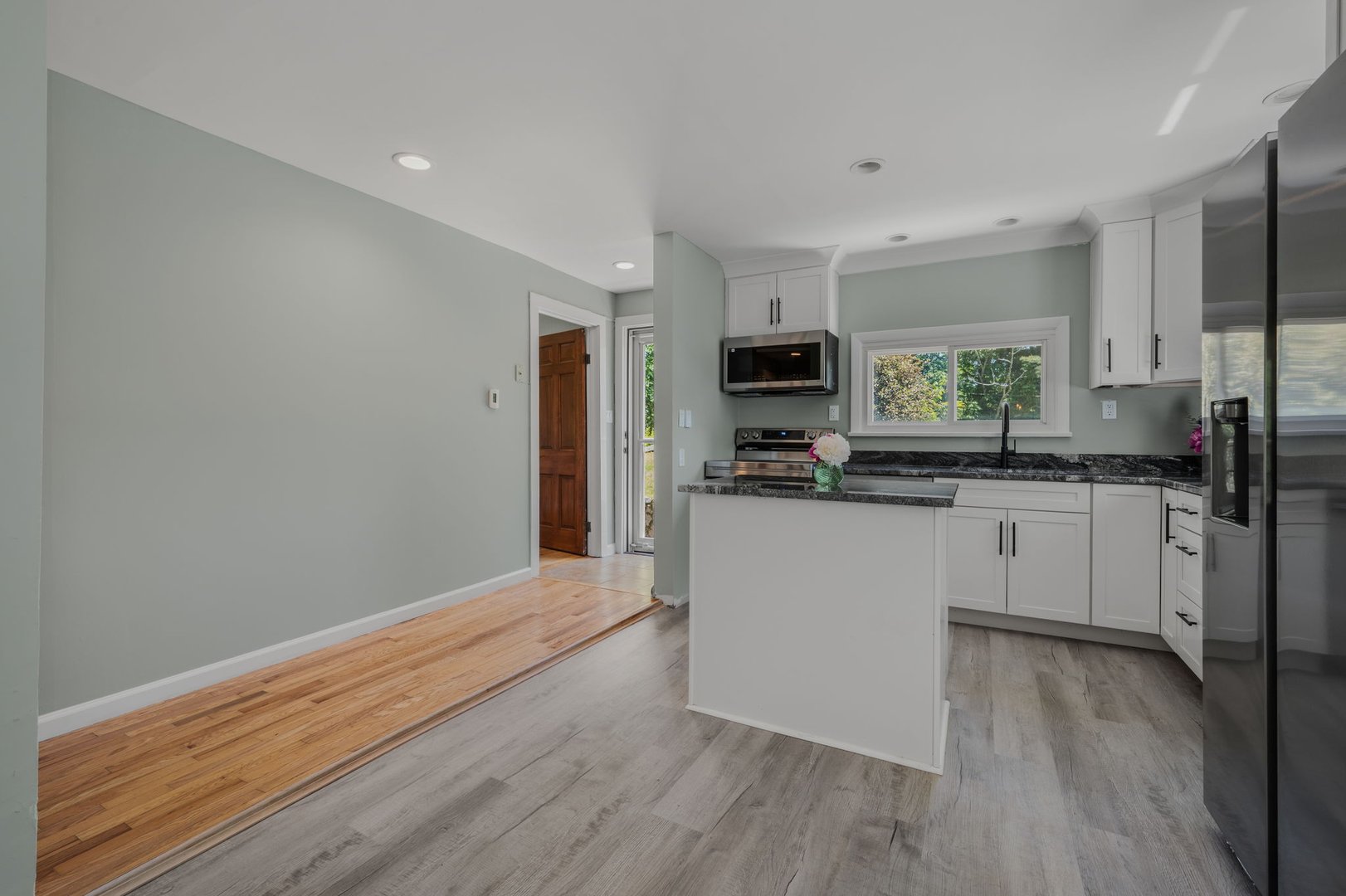 42 Shawandassee Road Photo 12