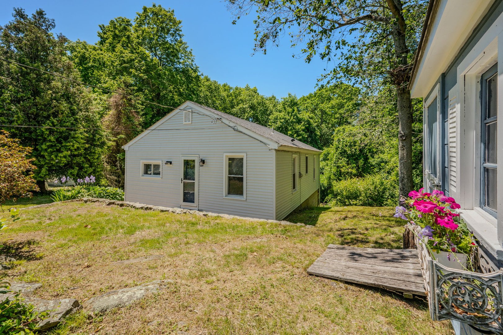 42 Shawandassee Road Photo 32