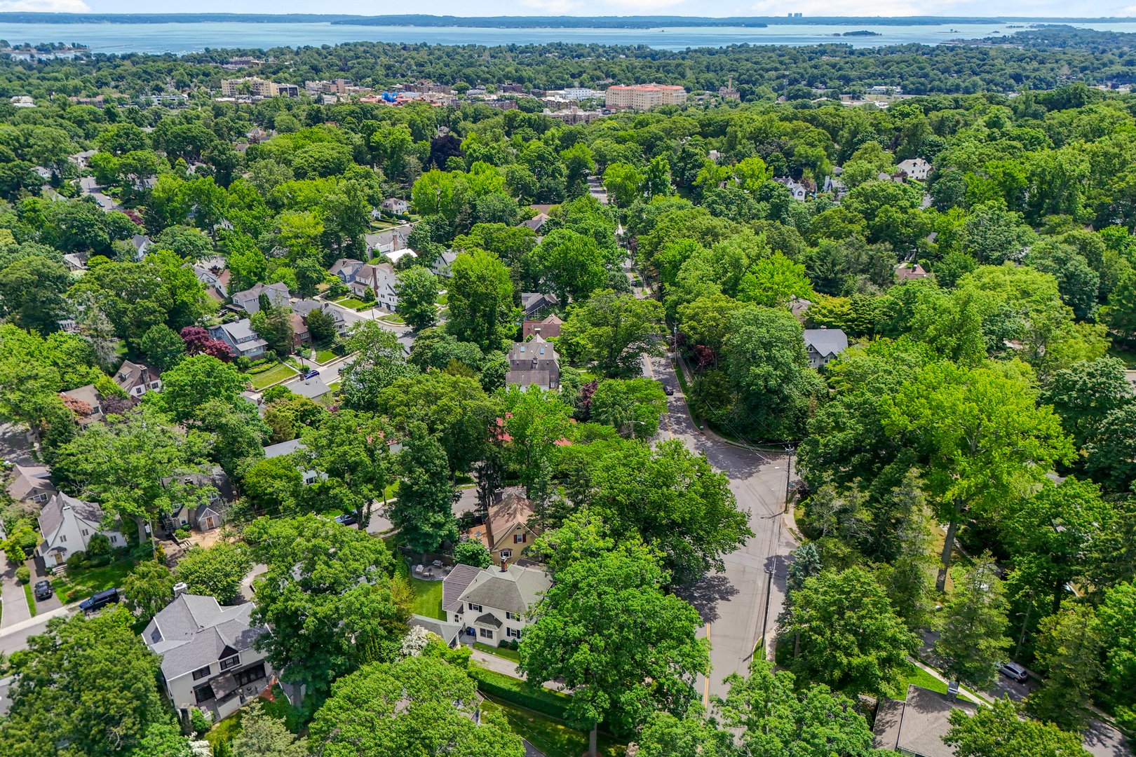 230 Rockingstone Avenue Photo 30