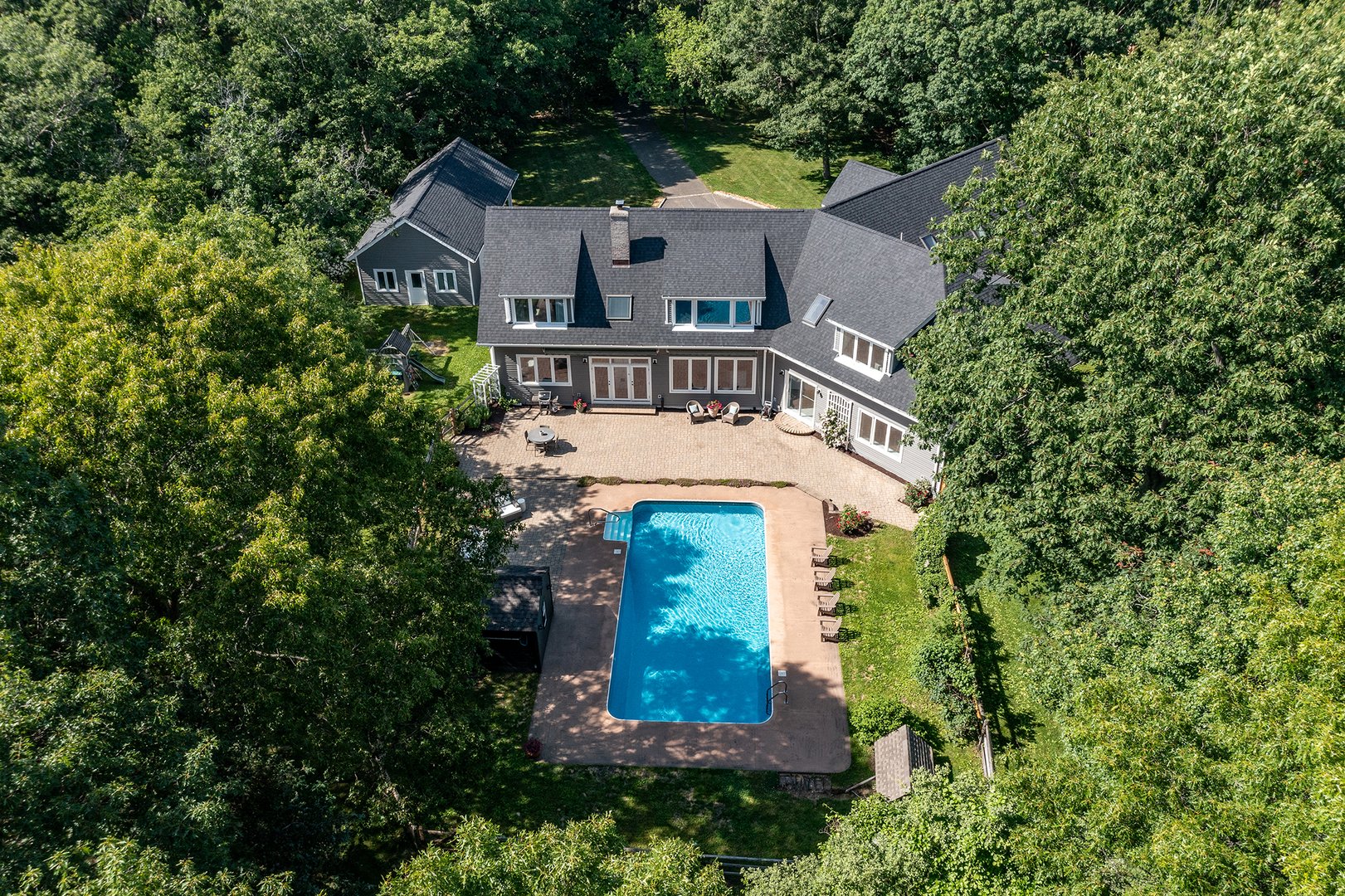 28 Drewbarrie Lane Photo 1