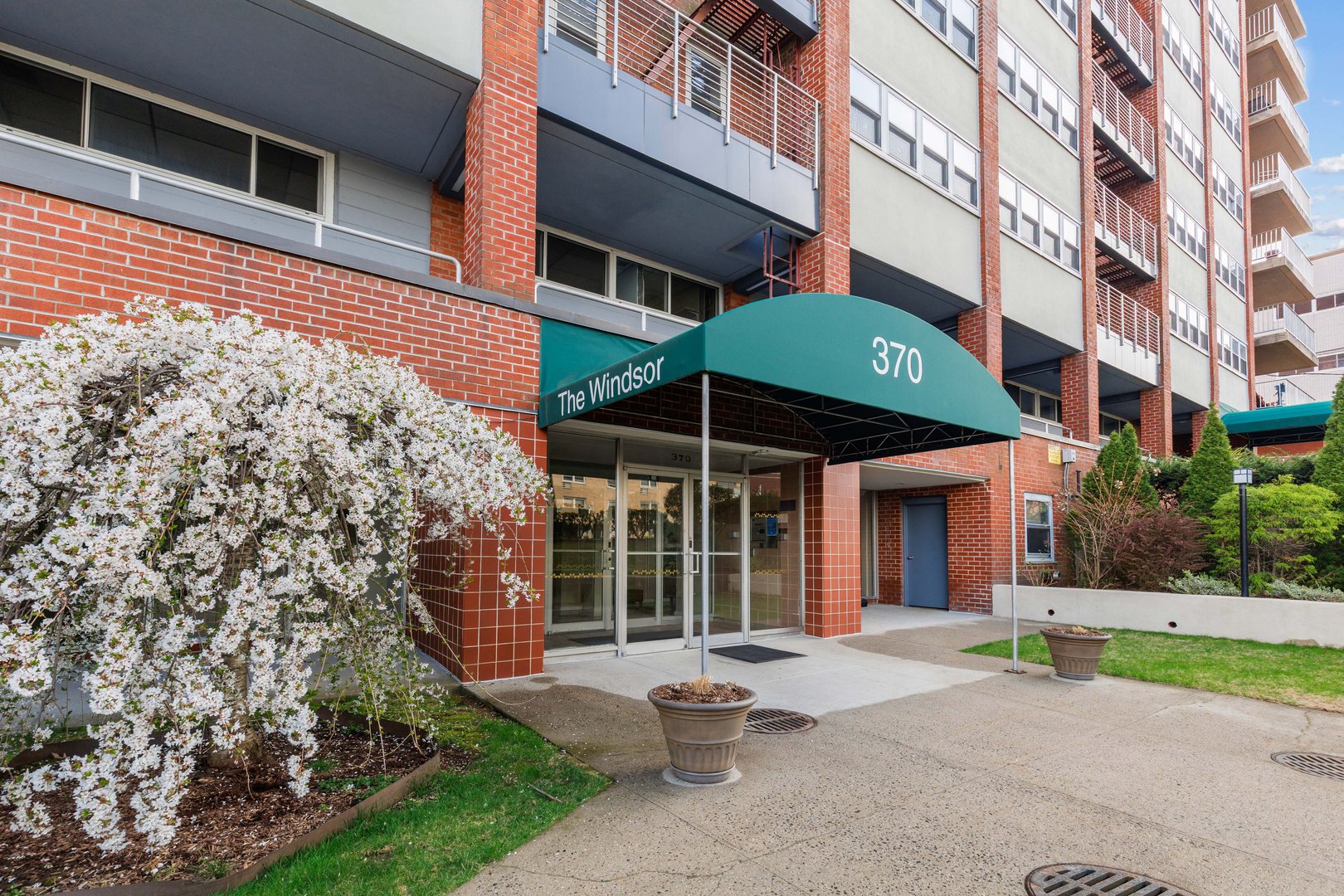 370 Westchester Avenue  #4A Photo 13