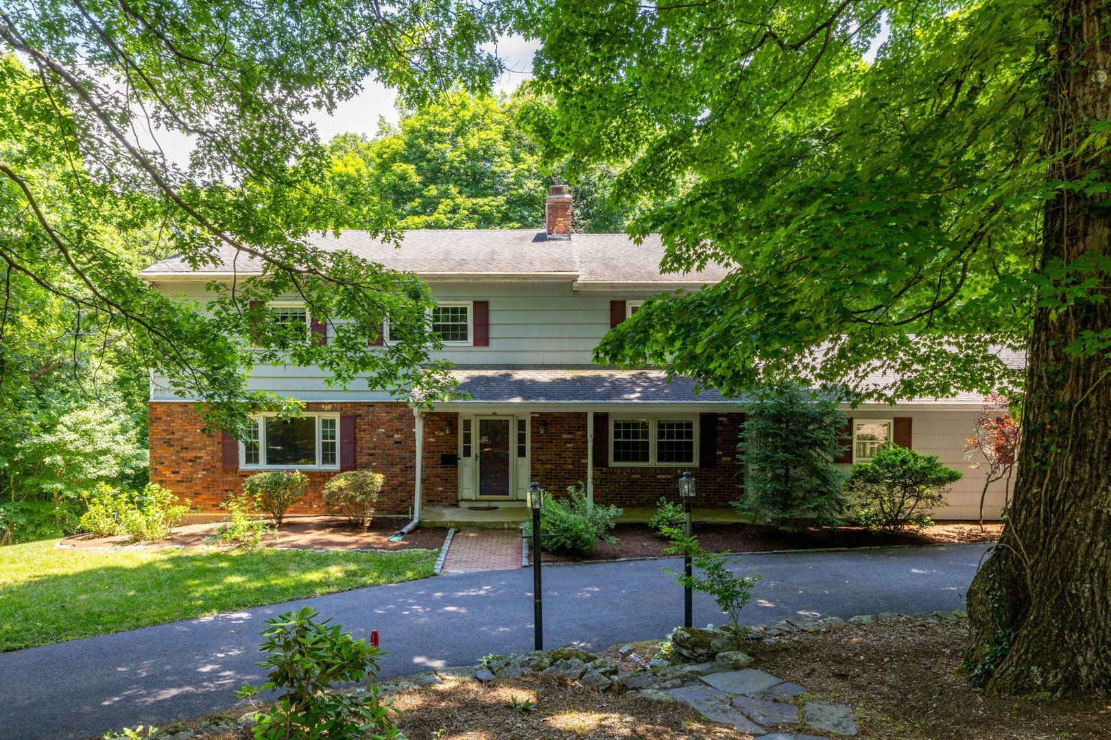 33 Hurds Hill Road Photo 2