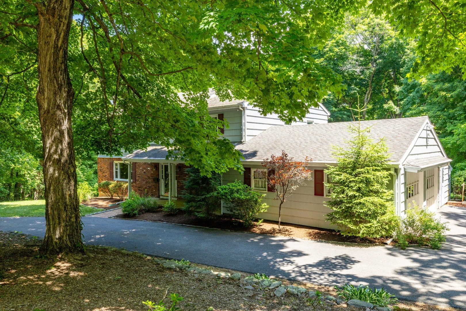 33 Hurds Hill Road Photo 3