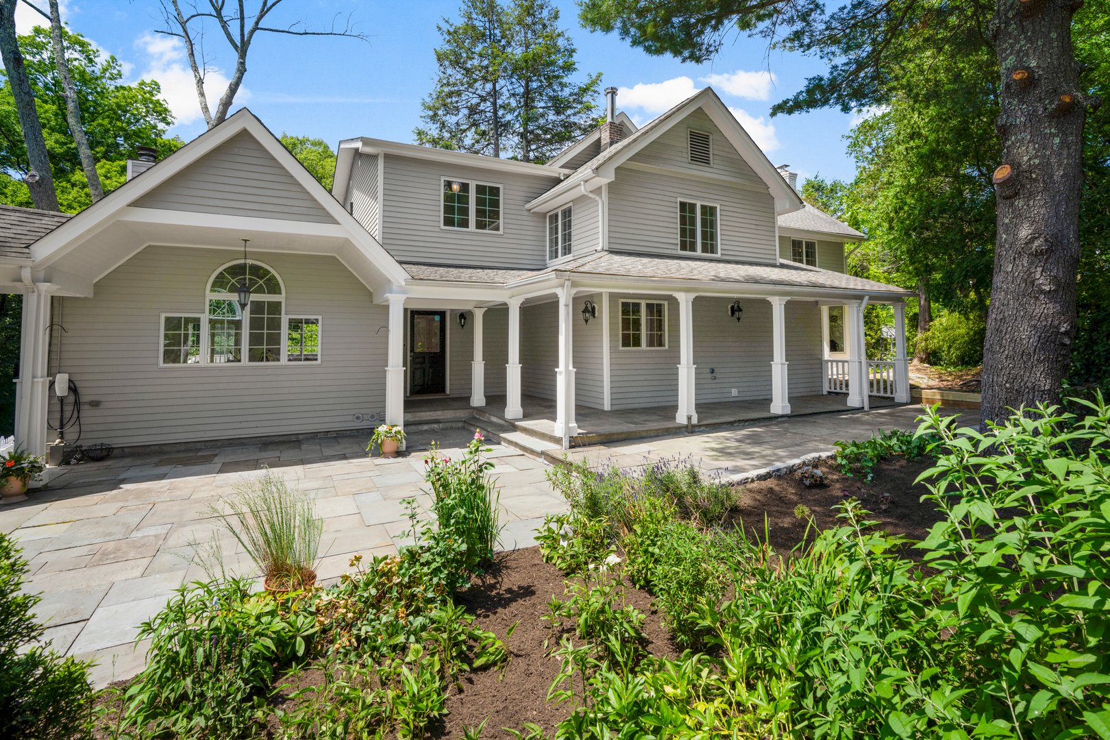 125 Saxon Woods Road Photo 1