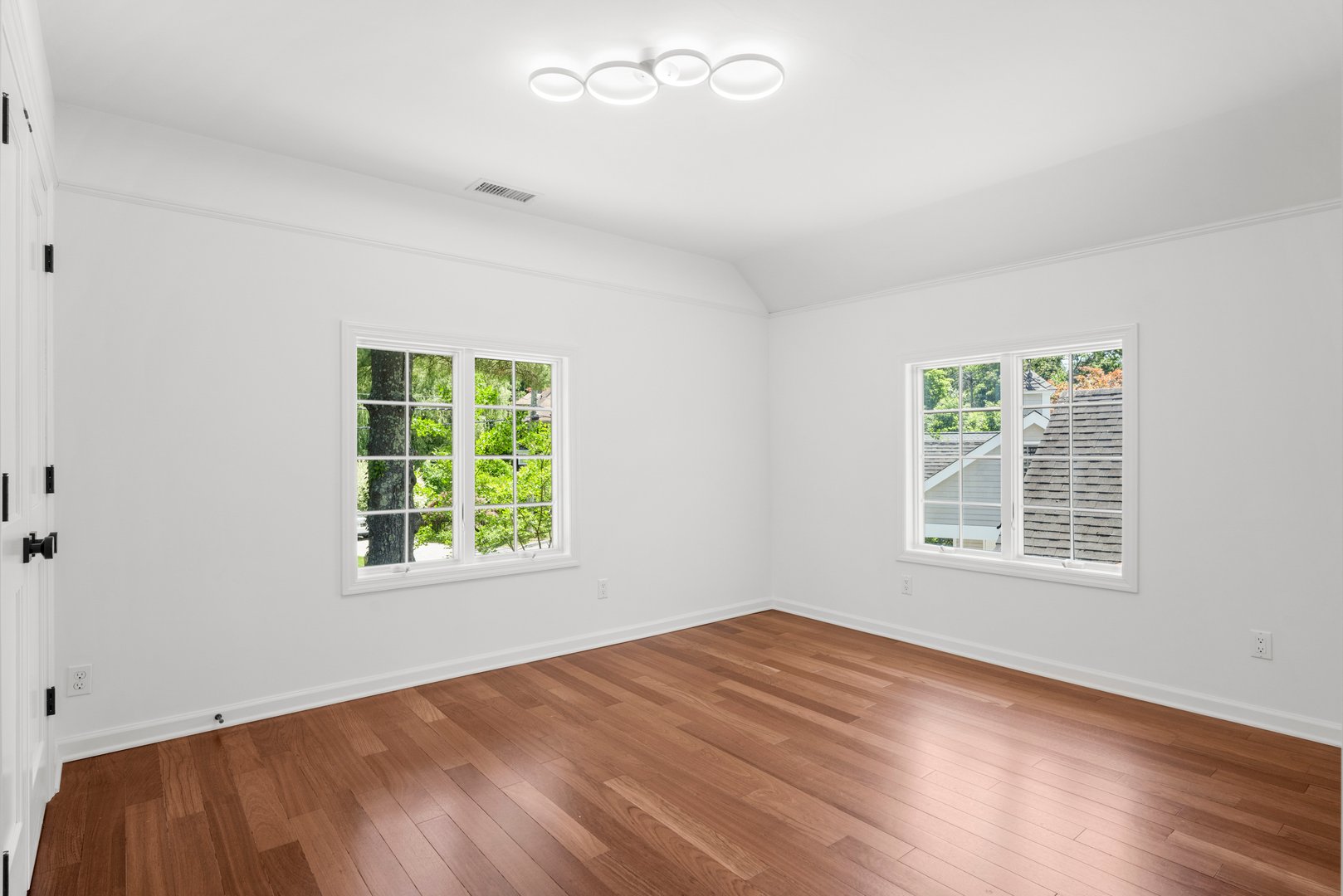 125 Saxon Woods Road Photo 18