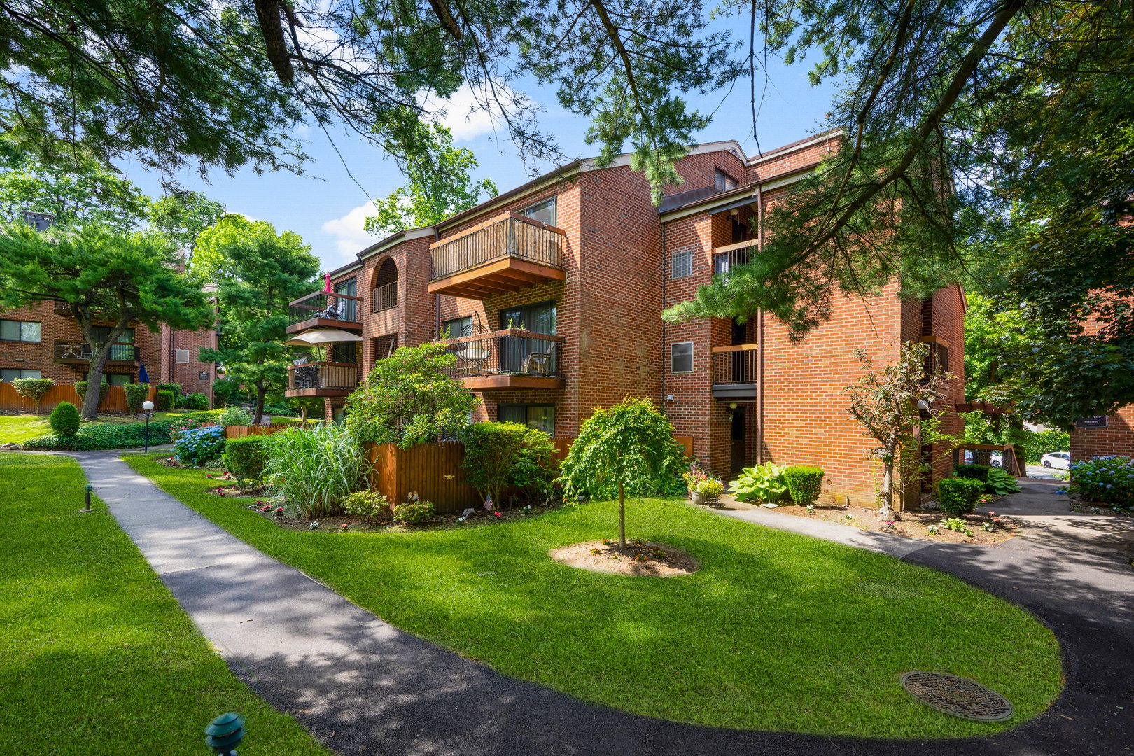 18 Bronxville Glen Drive  #11 Photo 30
