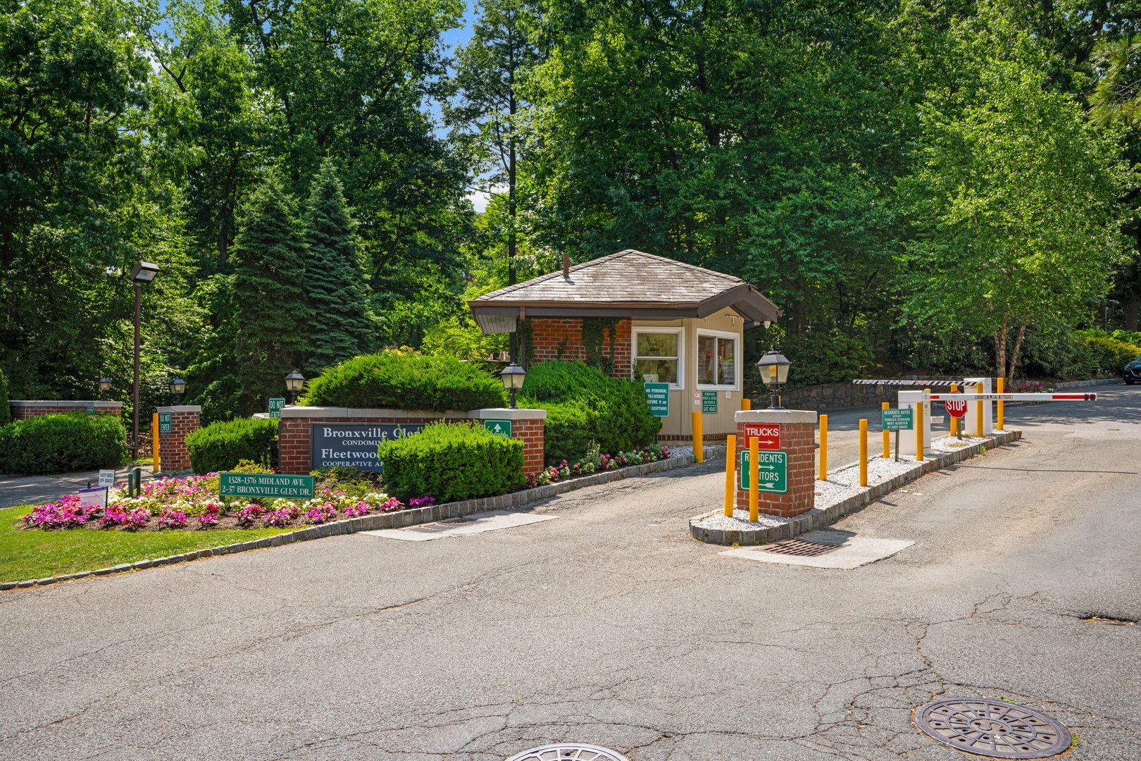 18 Bronxville Glen Drive  #11 Photo 32